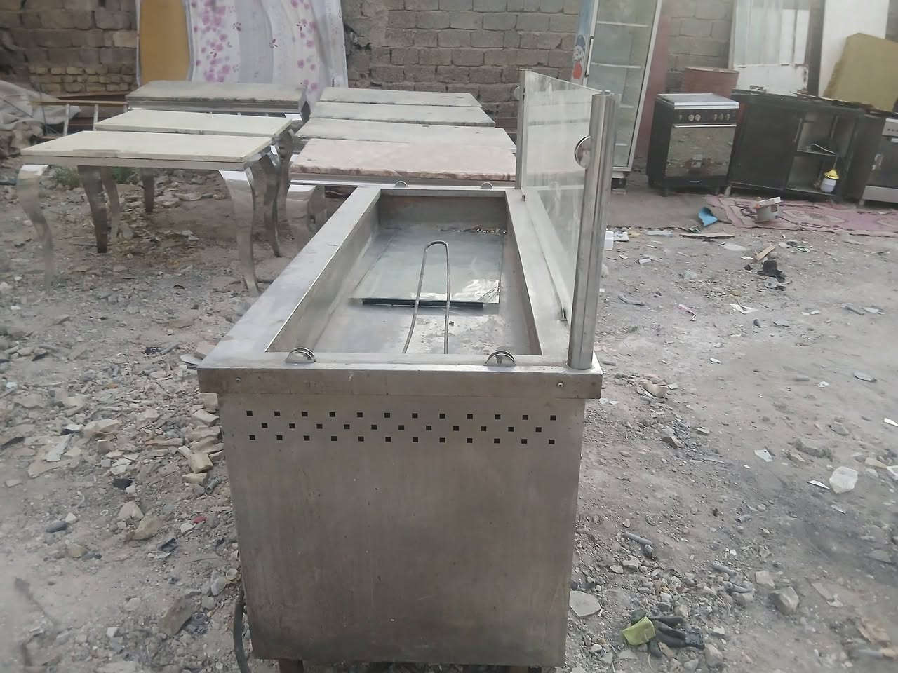 البيع العنوان بغداد حي نصر قرب المعارض ***********
