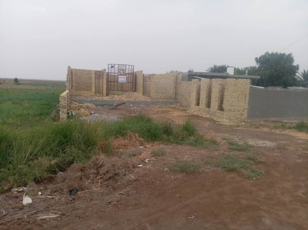 السلام عليكم هيكل للبيع كوت حي الجهاد الزنابره مساحته ٤١٠ ألاستفسار التصال عل رقم ***********
