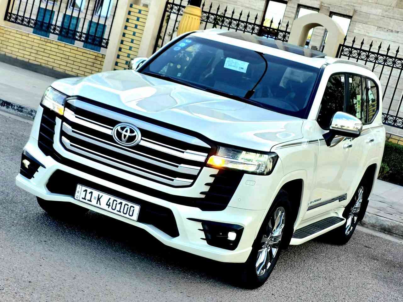 * لاندكروزر GXR لمتدد توين تيربو
شركة بريم  
* ⁠الموديل : 2023 جديدة جداا 
* كفالة عامة من  رصعة وشخط وبارد 
* ⁠الفئة: GXR / LIMTE  
* ⁠رقم بغداد شبه مميز 
* ⁠داخل جلد لونين احمر واسود 
قمارة شاموه 
تشغيل 🔛 عن بعد 
* لايت متحرك 
* ⁠محرك  6 سلند توين تيربو  
* ⁠لد شباك امامي 
* ⁠دوسات جانبية نيكل ضوئية 
* ⁠اريل نفكيتر سبايدر شمعة
* دعاميات كت (لحاية) 
* ⁠ترايش ابواب كروم 
* ⁠بصمة تشغيل بصمات ابواب 5
* ⁠شاشة امامية كبيرة 
واير لز شاحن 
* شاشات خلفية عدد (2)
* ⁠كامرات عدد 5 (360 درجة) 
* ⁠فتحة سقف (سلايت) 
* ⁠كراسي الامامية كهرباء 
* كراسي الامامية  تبريد 
* ⁠مقاعد (7) راكب دفع رباعي (4 * 4) 
مري قابل لطي 
* ⁠ثلاجة وسطية جنطة كهرباء 
* ⁠تبريد شاشة شاحن 
ن* طفاية  حريق هوك خلفي 
* ⁠حساس امامي خلفي 
* ⁠كدلوكات وسمعات الشركة 
اسبير منازل 
* ⁠وباقي مواصفاتGXR المتد المعروفة 
* رقم بغداد بأسمي
* مكان السيارة كربلاء للاستفسار هاتف ***********
