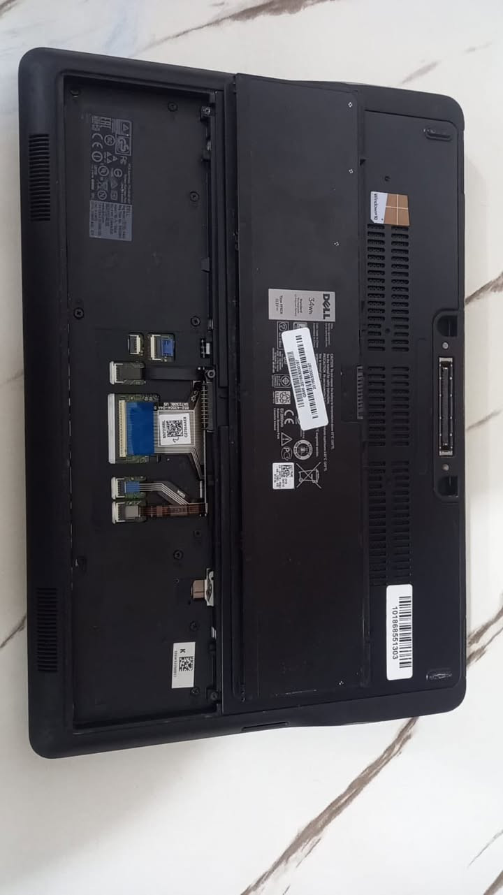 السلام عليكم ورحمة الله وبركاته،
​للبيع جهاز لابتوب Dell Latitude E7450 (من فئة الأعمال النحيفة والمقاومة)، والجهاز بحالة ممتازة ومناسب جداً للدراسة، التصفح، والبرامج المكتبية.
​💻 مواصفات الجهاز بالتفصيل:
​المعالج (CPU): Intel Core i7-5600U (الجيل الخامس).
​الذاكرة العشوائية (RAM): بحجم 8 جيجابايت من نوع DDR3.
​الهارد (التخزين): بسعة 256 جيجابايت من نوع SSD السريع.
//فقط يحتاج تبديل بطاريه //


**إذا كنت صاحب هذا الإعلان وتريد حذفه لأي سبب، رجاءا أرسل رسالة إلى الدعم الفني**
