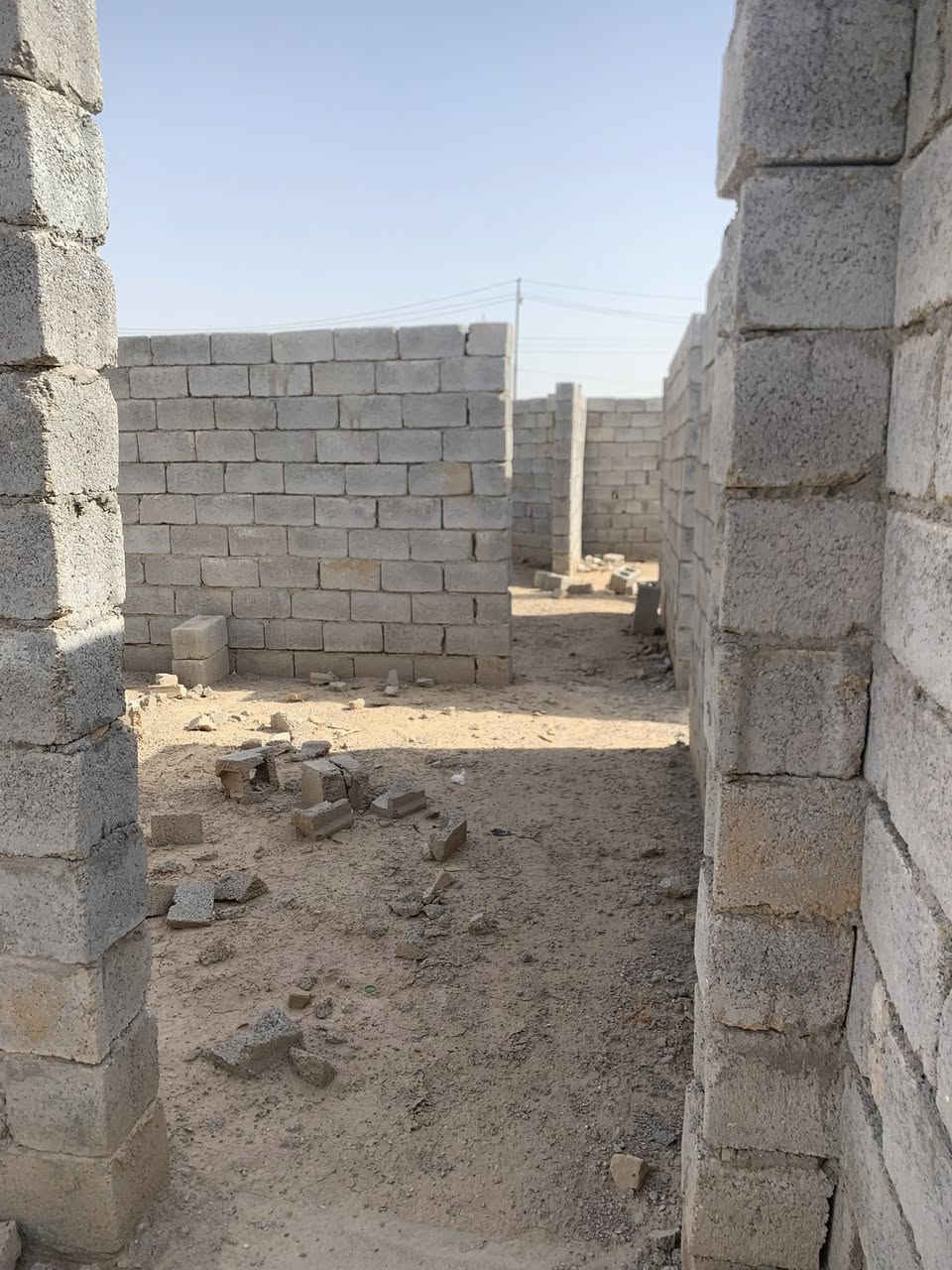 السلام عليكم هيكل زراعي وصل طابو 400 متر 
مكانه سبل ثانيه قرب مولد زيوني واصل للنص يحتوي على استقبال وصاله جبيرا ومدخل ومطبخ و 3 غرف ومناور  ويوجد ترك داير مداير لبيت مساحه جبيرا كلش وخريطه كلش حلوه وفرع جبير متوفر ماي وكهرباء وامبير لاساس رباط كونكريت ولسعر ابلاش للتواصل اخذ سكرين وتعال خاص ***********
