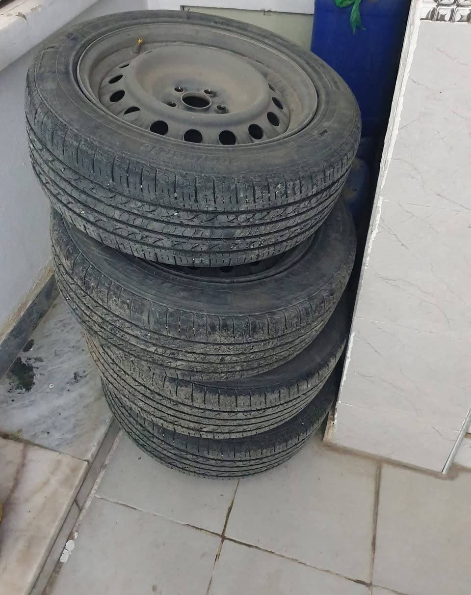 ٢٠٥ ٥٥ حجم ١٦ كورلا ما،مصبوغ،بلادي... امريكي،موديل ٢٣،هنه والتايرات،
السعر ١٧٥ مكاني البياع
الاتصال ع هذا الرقم 
***********
