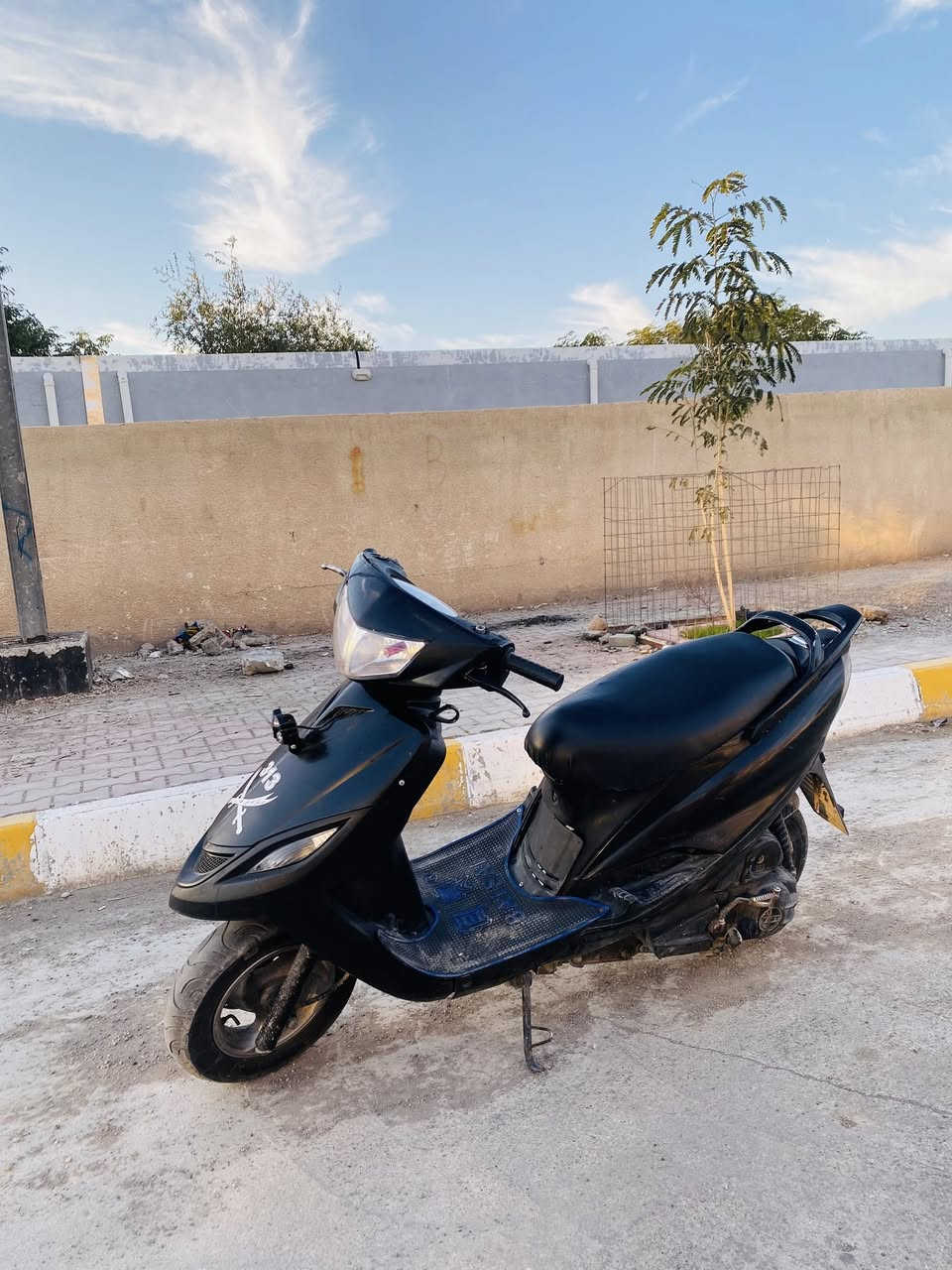 ماكس ثعلب ١٤٠ كهربائية كلهن شغاله مامفتوح المحرك نكره سلف نضيفه اي نقص مابيها سعر ٥٠٠ بيها مجال رقم ***********
