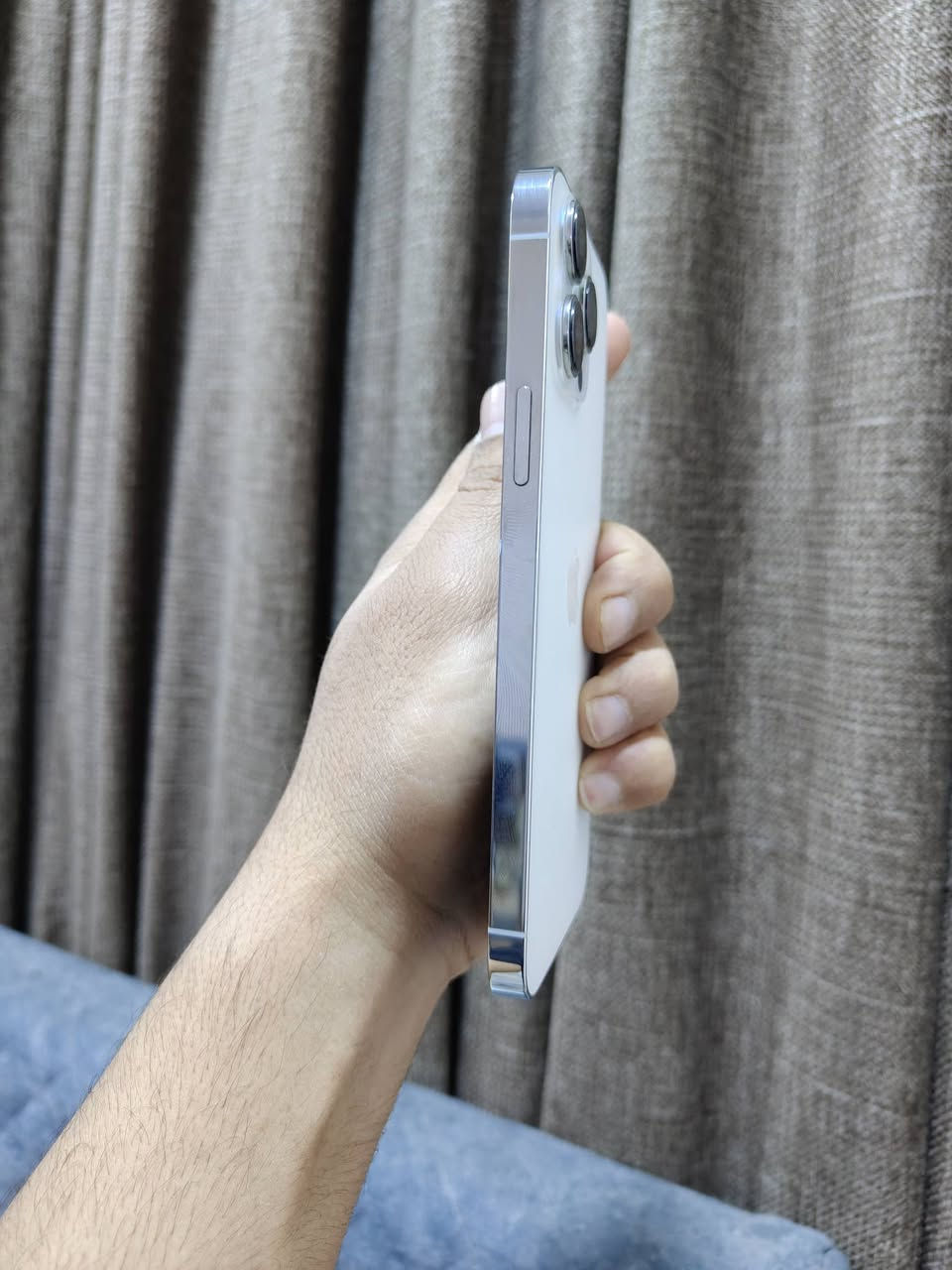 السلام عليكم
للبيع أو مراوس ايفون 13 برو ماكس 
ماستر شرق اوسط نضافه 100 مكفول 
بطاريه بلادي 77 ذاكره 128 
رقمي ***********
