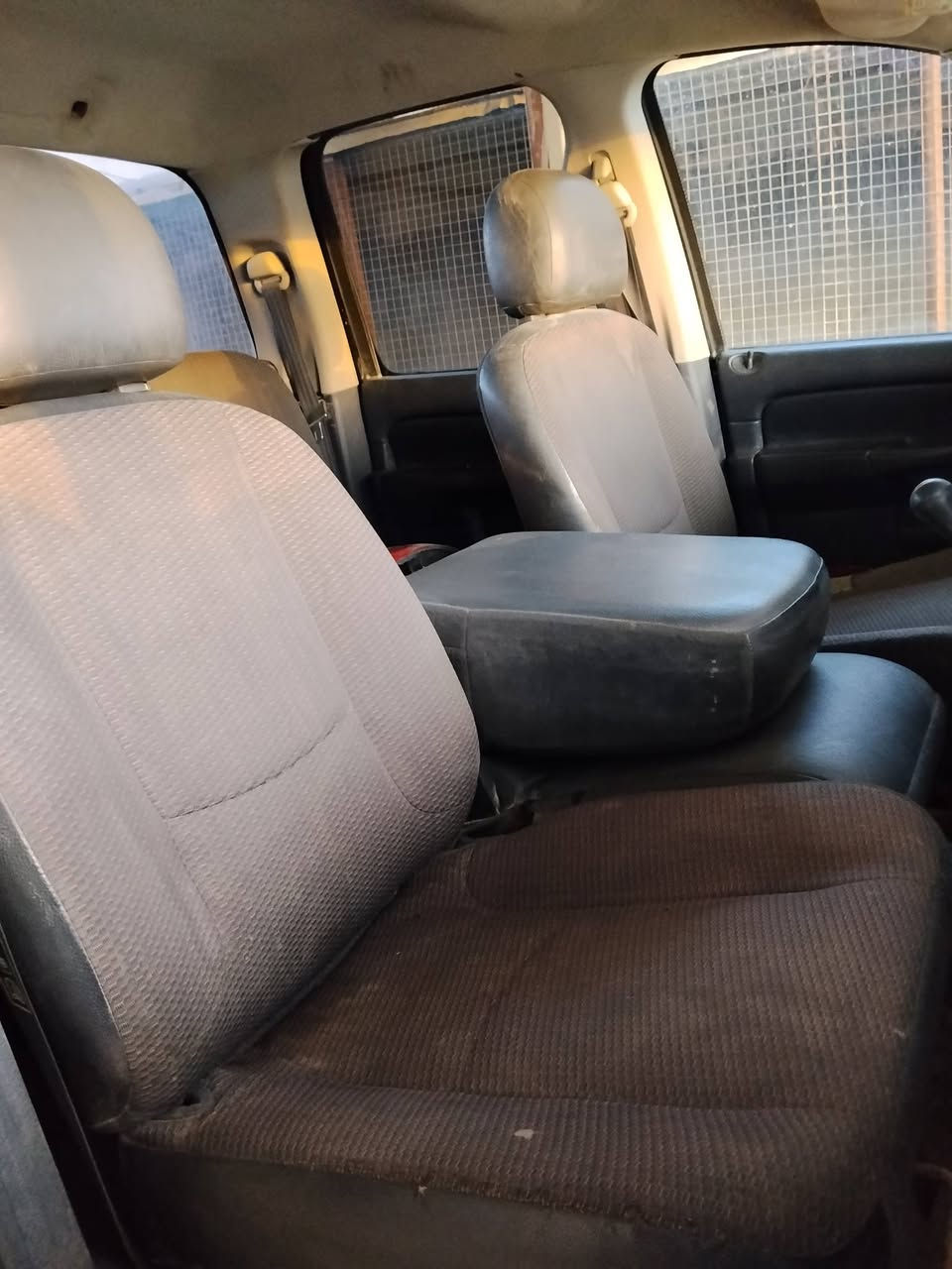 السلام عليكم رام 2006 مكينه كاز 6 سلندر كمنز 102 سياره گير عادي بلادي دبل تاير خلفي سياره جاهزه كهربائيات فقط السعر 43 مكاني ناصريه مركز *********** وبي واتساب
