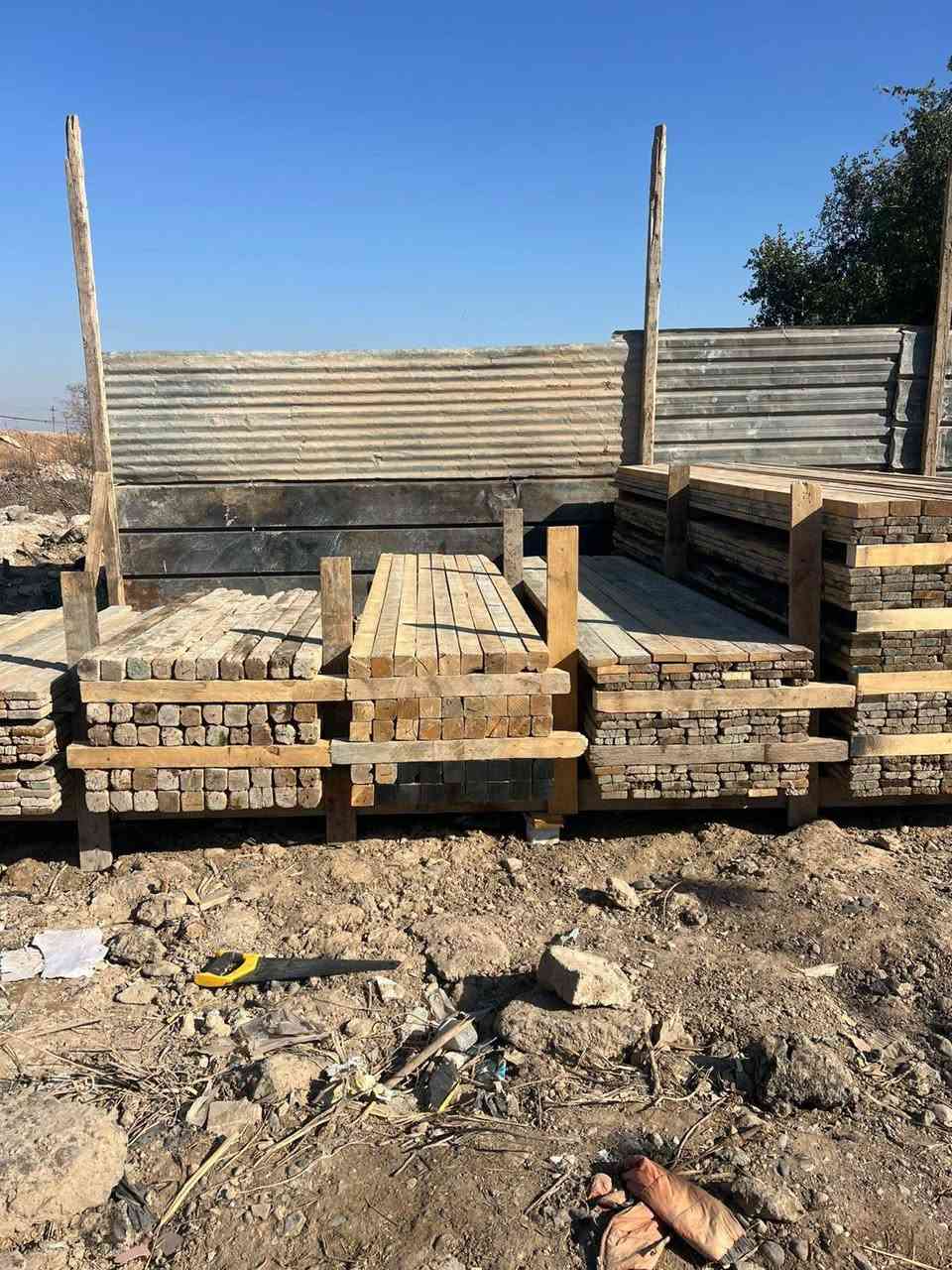 السلام عليكم قالب خشب للبيع روسي تارس نظيف بغداد الحسينيه ***********
