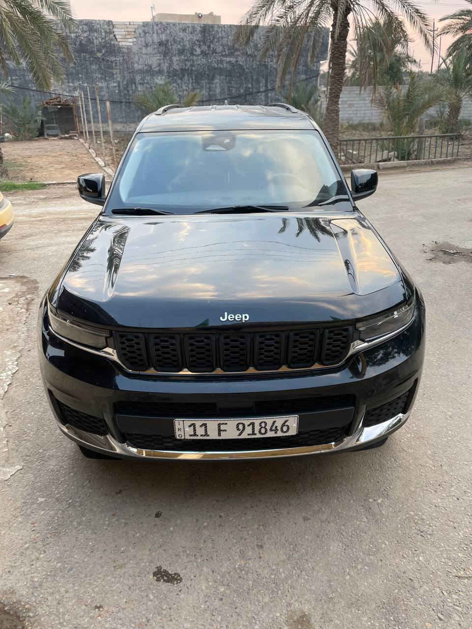 سلام عليكم جيب للبيع لون اسود كذاب موديل 2023 بسمي رقم انكليزي السعر 319 ورقه وبيه مجال رقم ***********
