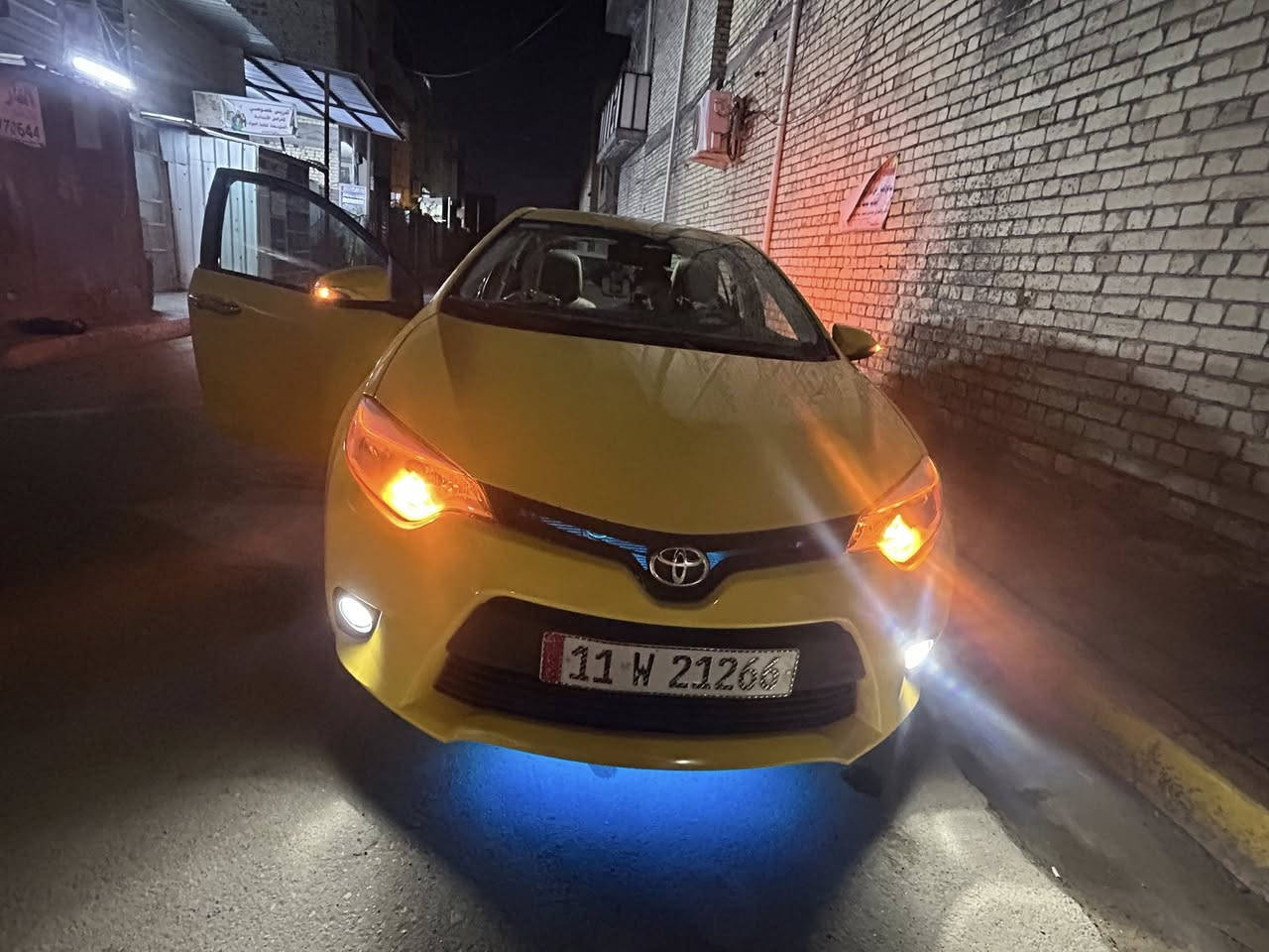 السلام عليكم كورله أمريكي 2014
بدون تبديل 
بدون ايربكات 
حادث طخه بلصندوك نفسه مصلح 
وخشم جاملغ امامي بارد بيه بلعراق
كير مكينه نعمه 
السيارة حلوه وكاعده 
السعر 125 بيها مجال
مكاني بغداد حي اور ..ام الكبر والغزلان
***********
