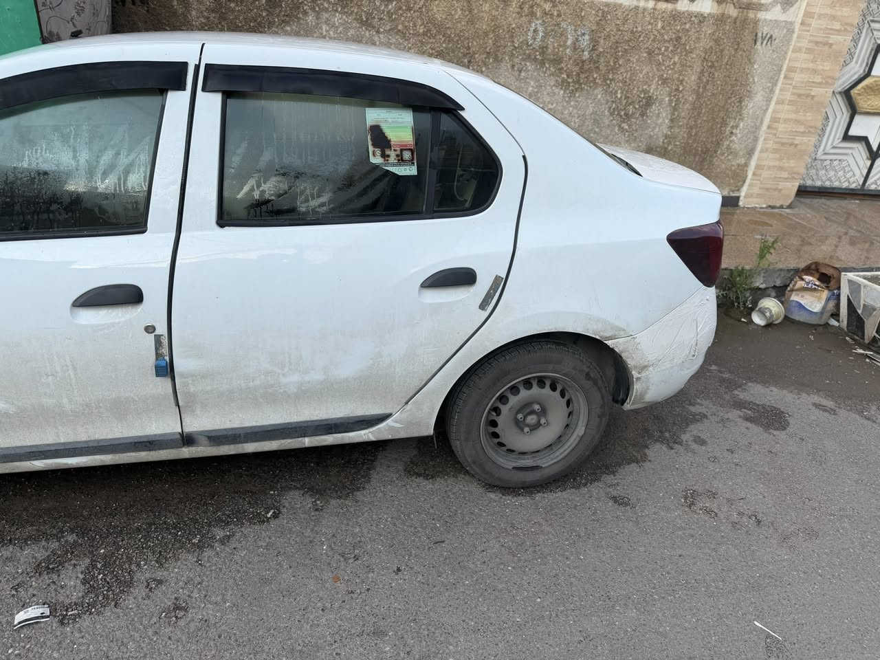 سلام عليكم 
رينو سنبل  رادله غسله 
موديل 2019
مبدل دعاميه اماميه وباب مطاك ايرباك بيه بدون دواخل صدر جديد ادمامه كامله للسياره محرك كير مكفول 
وهاي صور السياره 
سعره ٧٢بيه مجال 
مكاني بغداد 
***********
***********
