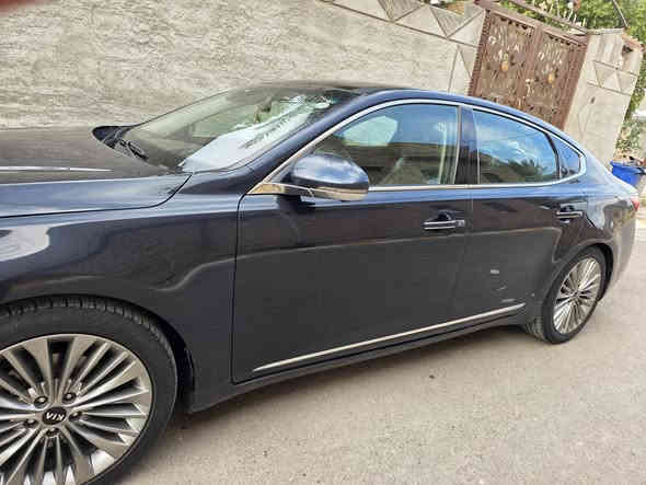 سلام عليكم
كيا كادنزه 
فول مواصفات 
موديل ٢٠١٧ وأرد أمريكي 
حادثها جاملغق وباب مبدلات نفس لون 
بدون دواخل او ايرباك 
محرك كير بلادي 
صور حادث وسونار موجودات ويا صور 
مكانها بغداد 
سعر ١٧٥
***********
