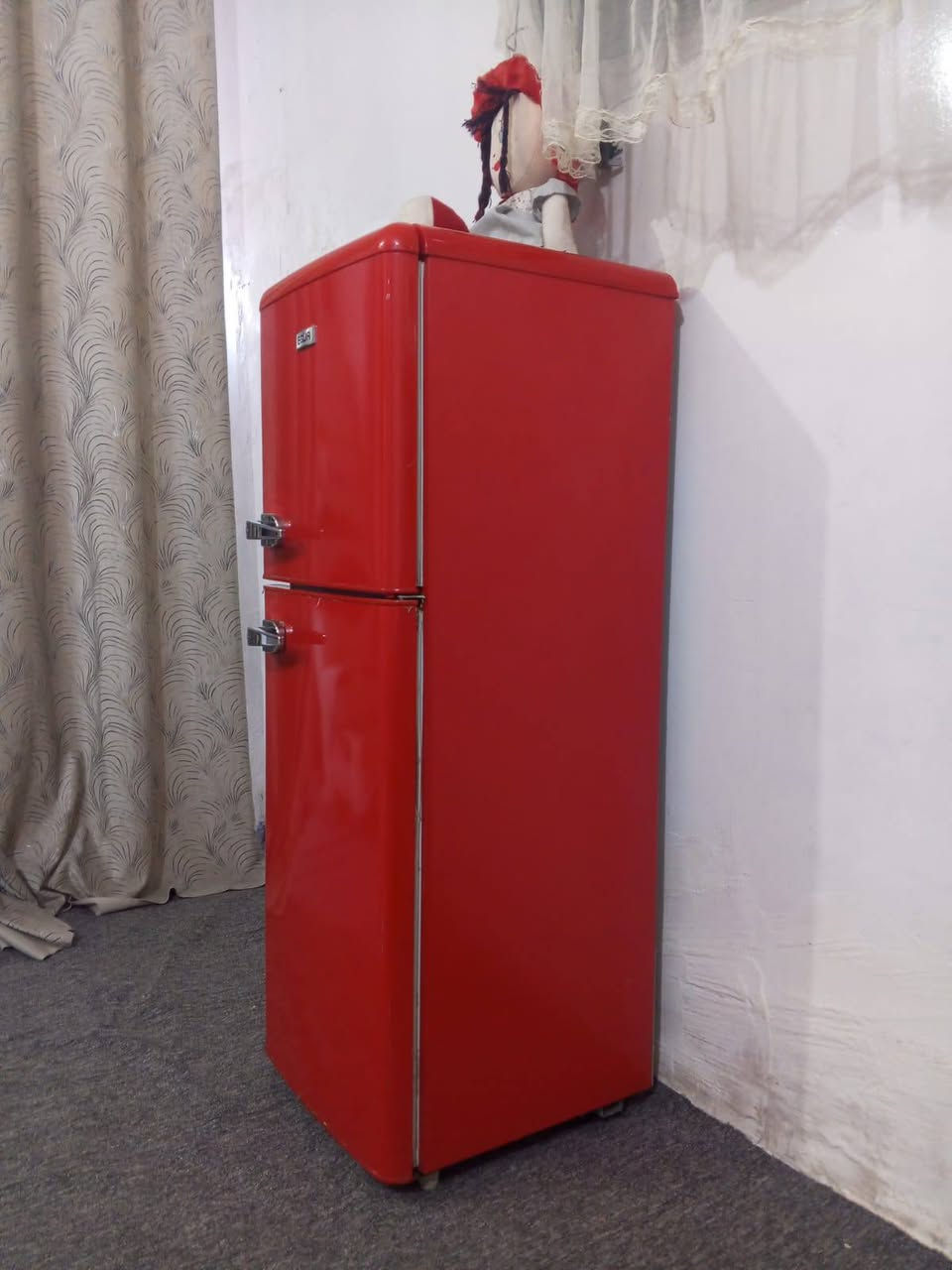 سلام عليكم  ثلاجه للبيع اخو الجديده
السعر 150وبيها مجال
متواجد واتساب وخاص
الرقم ***********
