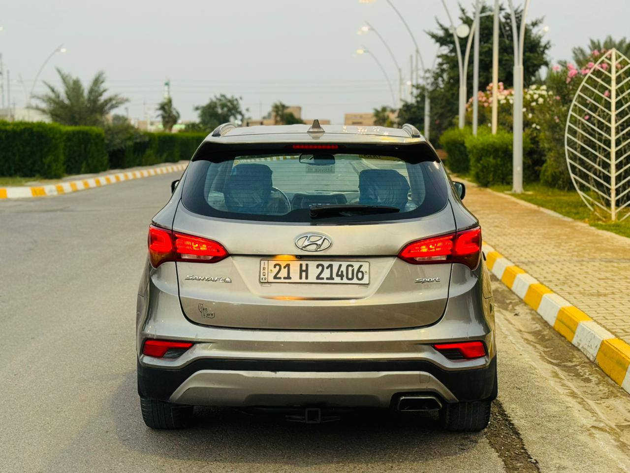 السلام عليكم
هونداي سنتافي للبيع 
موديل 2017
وارد امريكي 
رقم سليمانيه تحويل مباشر
محرك 2400 
فول مواصفات  
تحكم استرين 
مري شفط 
حساس خلفي امامي 
تخم تاير جديد / حدادية صدر جديد 
سياره جاهزه مابيه اي نقص 
السياره صبغ قطعتين دون دواخل  فقط
السعر 142وبيه مجال قليل 
العنوان صلاح الدين سامراء
رقم التلفون***********
