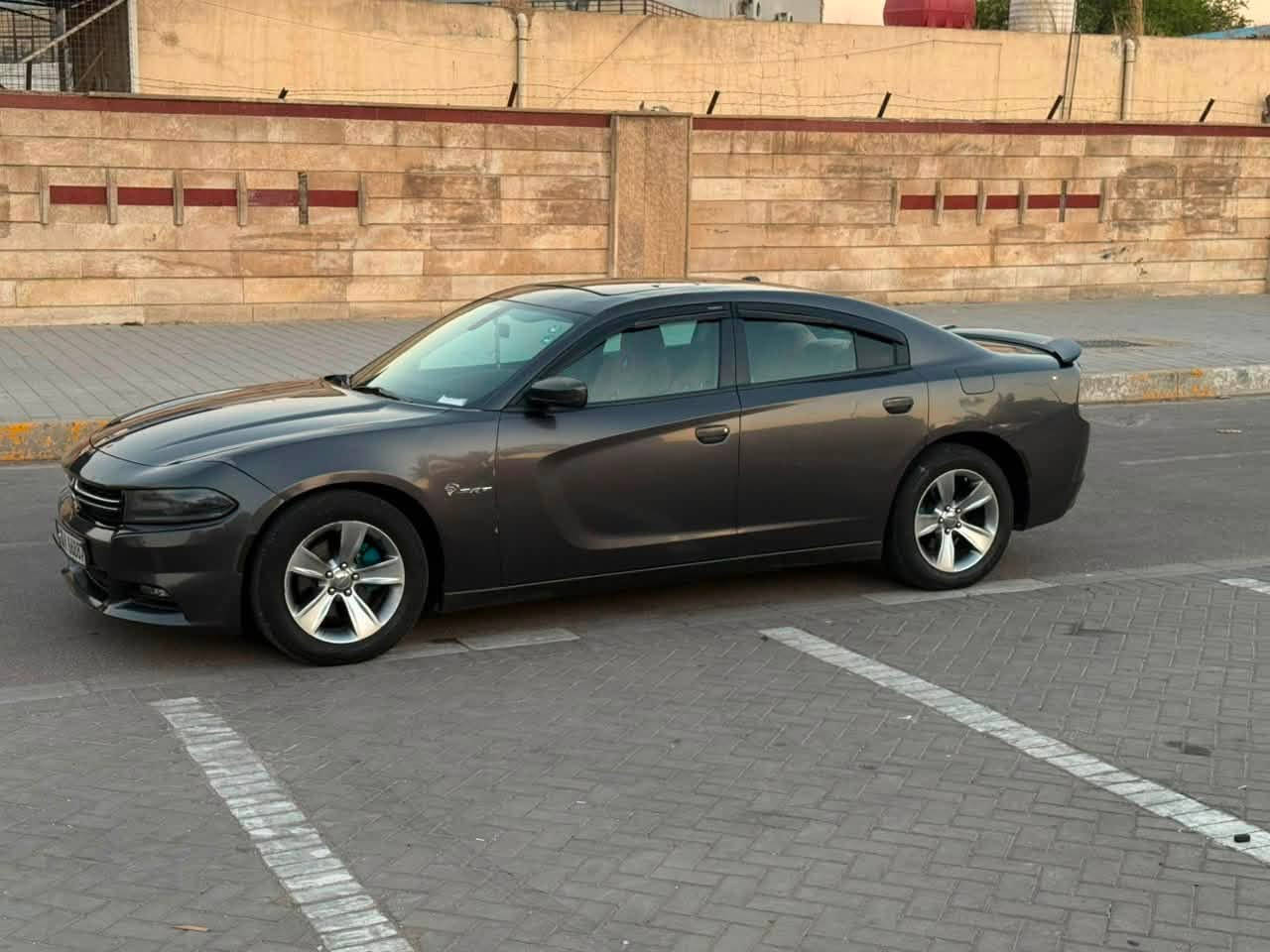 يالله السلام عليكم
دوج جارج مديل 19 sxt رقم اربيل بسمي تريد وكاله تحويل هزه جديده تخم تاير جديد تبريد جديد فتحه كشنات كهراباءيه صدر امامي خلفي خير من لله ممشتغله خط. السياره موجوده بغداد 
السعر 155ورقه  للاستفسار ***********
