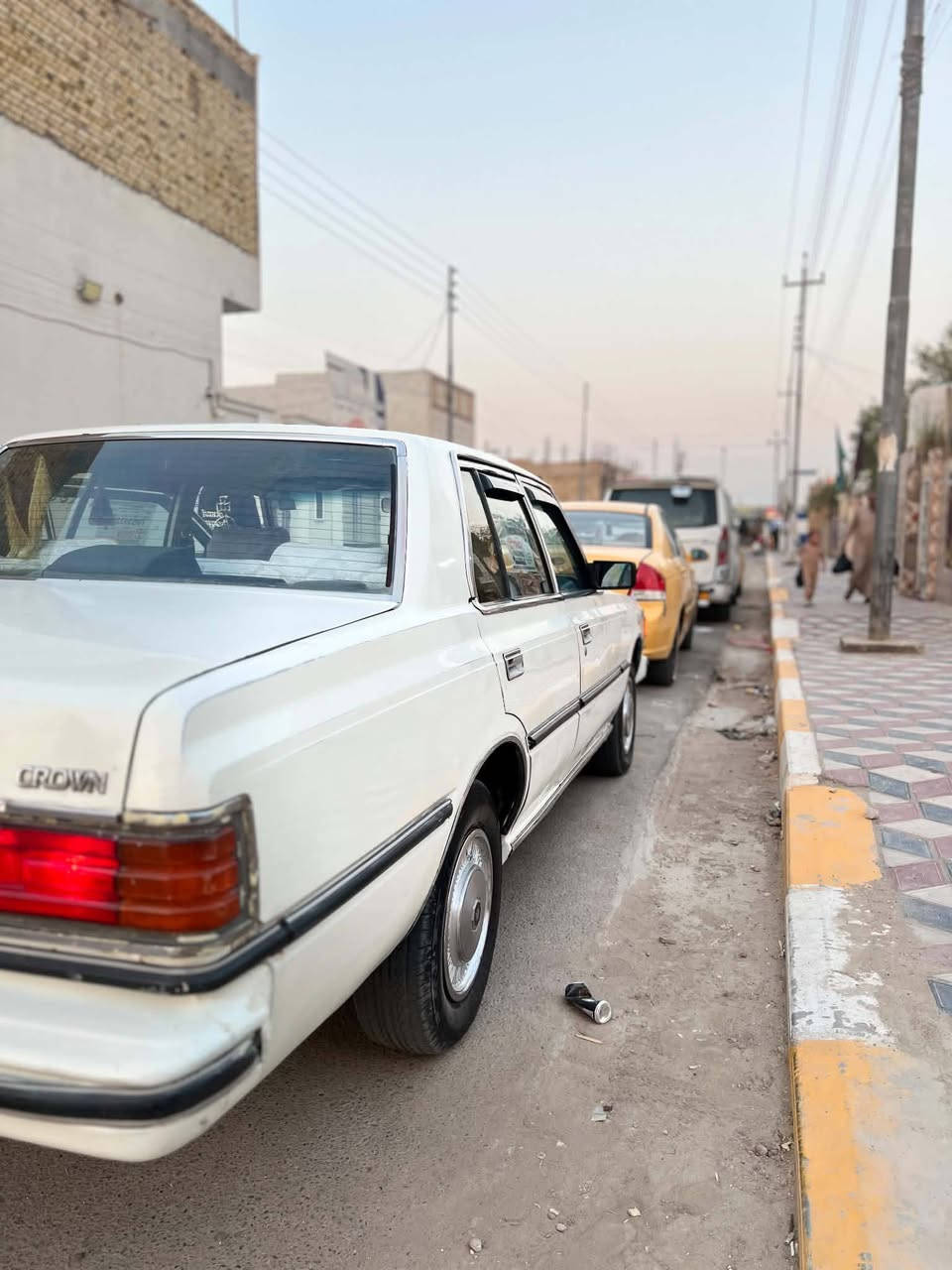سلام عليكم اخوان سوبر موديل 82 مكينه ثنين ونص عنبار حاويه راديتر جديد جعمقه جديد حدايه جديده تبريد قطعتين شغال سياره بيه ربع والباقي بلاديه شاشه ايباد رقم نكليزي بغداد تحويل ثاني يوم هزه جديده سنويه 29 سنتر لوك شغال السعر 55 وبيه مجال مكاني ناصر مركز ***********
