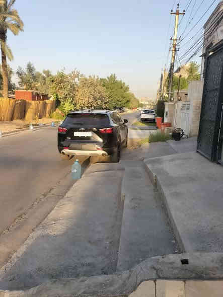 دار للبيع.موقع تجاري وركن وطابقين في حي الجامعه محله 627. قرب عمارة الجم ومدرسة الفكر. مساحته 112م والنزال 9.35 م بناء مسلح سنة 2017 يحتوي على 4 غرف وهول حولي ومطبخ وخدمات لكلا الطابقين . للاستفسار الاتصال على *********** صاحب الدار
