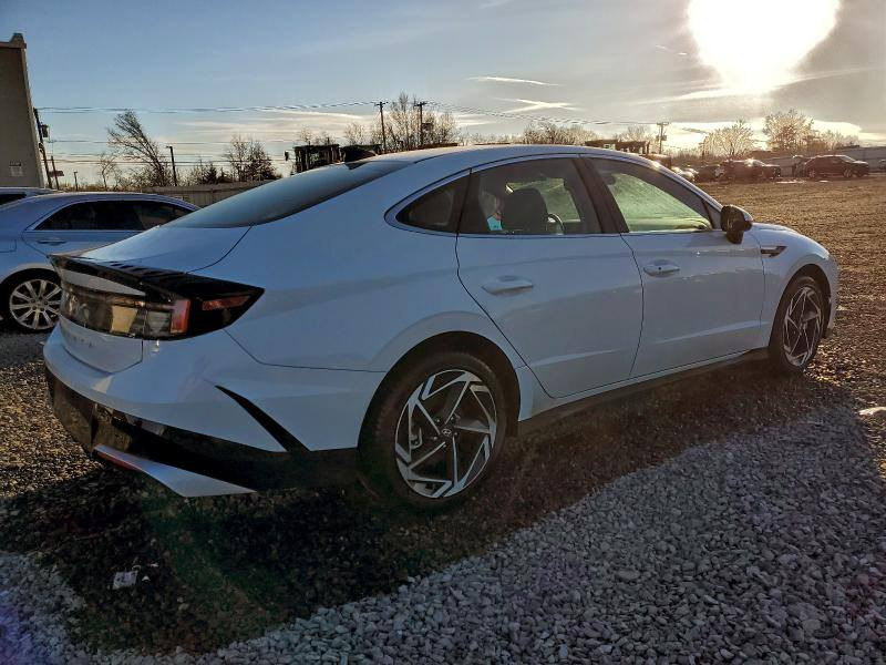 (اعـــــــــــــلان مــــــــــــــــزاد 📢 ) 

2026 HYUNDAI SONATA SEL SPORT 

هيونداي سوناتا سبورت : ٢٠٢٦

حالة السيارة : تعمل وتسير 

ضرر السياره : كما موضح بالصوره

تاريخ الــــــمزاد الجمعه : 2026/2/13

وقت المزاد الساعه : السادسه مساءا 

اللـــــــــــــــــــــــــــون : ابيض 

عداد المسافه : 4.295

حجم المحـــــــــرك : 4 سلندر 2.5

مدة الوصول : 60 الى 75 يوم

للإشتراك في المزايدة يرجى الحضور الى  مكتبنا للـتأكيد على تثبيت السياره المزاده.

العنوان : النجف الاشرف قضاء المناذره( ابوصخير) شارع حيره ابو صخير مكتب عمار لمزاد السيارات الامريكيه 

               تلفون 
              *********** واتساب
              *********** للاتصال
               عمار ابو عباس
