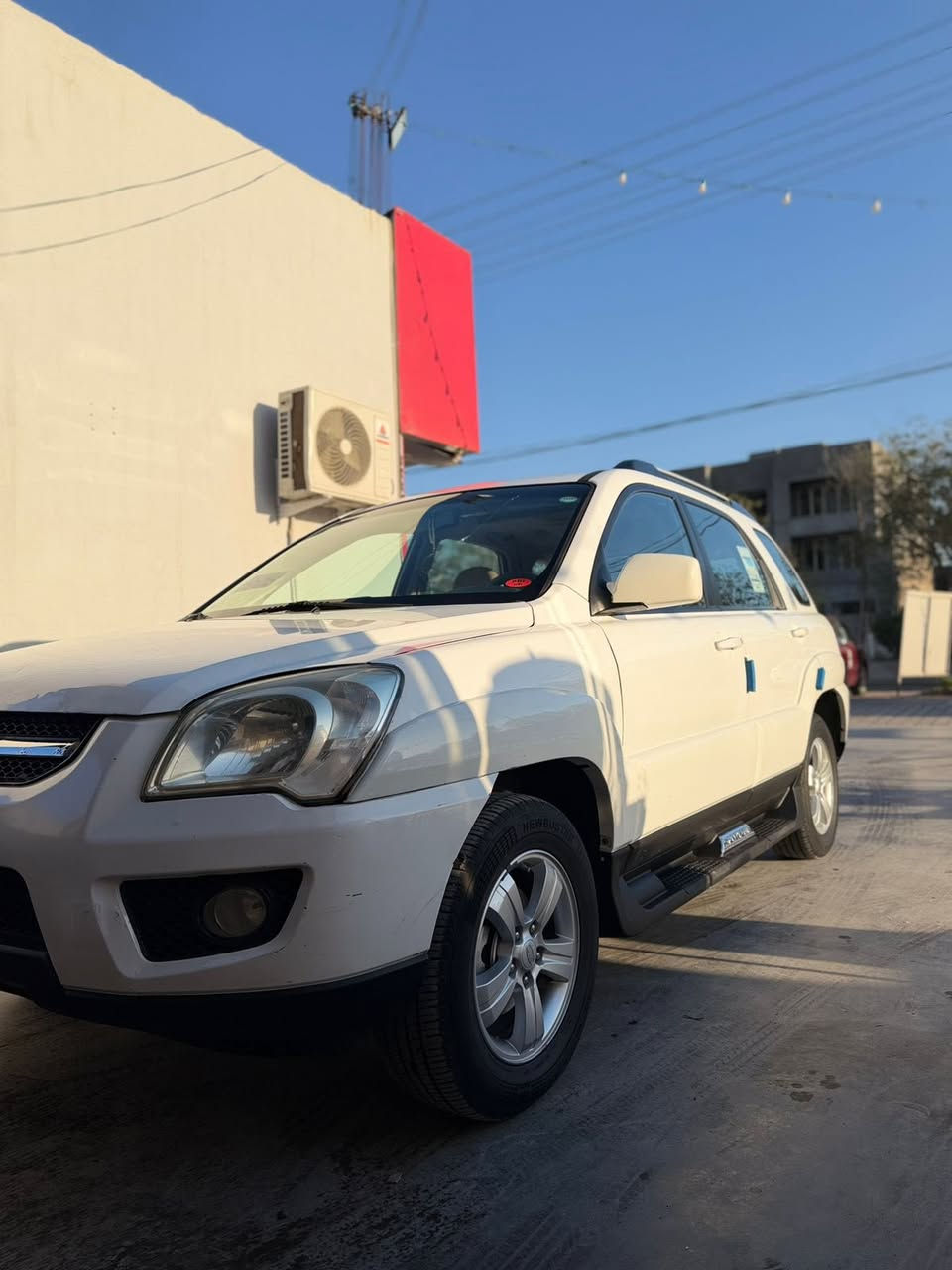 السلام عليكم 
كيا سبورتج 2010كلين سياره جاهزه خير من الله رقم اربيل بسمي هزه وسنويه جديده سياره فول فتحه بدون صبغ 
السياره 140 وبيه مجال بصيط 
***********
