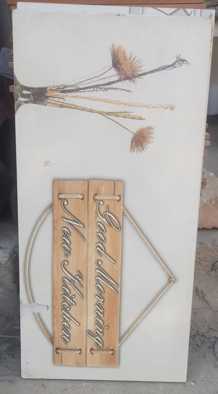 سيراميك مشكل
سيراميك مطبخ عدد 80
سيراميك حمام عدد 20
كاشي عدد 10
مكاني حي شهداء الموظفين 
***********
