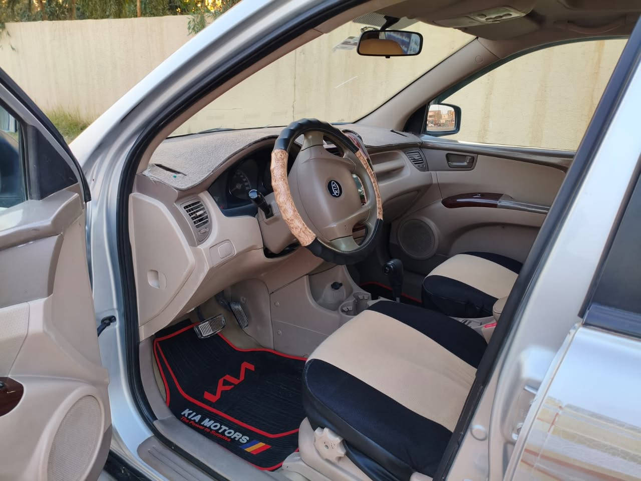 موديل 2009 خليجي
گير محرك غرفه تبريد كهربائيات كله بلاد 
سياره مال جناي 
بس صدرها الامامي 70‎%‎ 
بدون صبغ فقط رصعات موضحه بلصور 
رقم صلاح الدين تحويل ثاني يوم سنويه ل28 
117$ 
***********
سامراء
