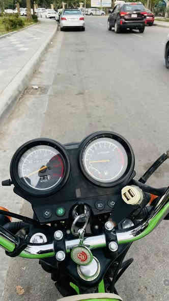 السلام عليكم للبيع دراجة دايوان نفخ رقم كربلاء مشروع وطني موديل 22محرك ٢٠٠السعر مليونين و٢٠٠مكاني بغداد ***********
