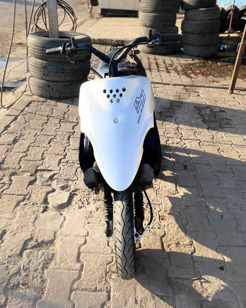 السلام عليكم دراجة أم تسعة  يوماها نضيفة  شلعة ومعدل خير من يم الله سعر 350 وبية مجال هاذ رقمي ***********
