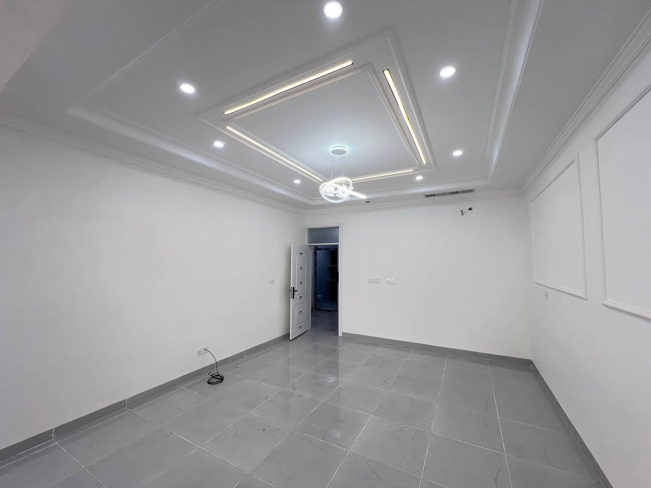 #حمرين94
منزل زيرو للبيع في اربيل 
حي 94حمرين قرب 100متري
مساحة 130م
مقابل حديقه رسميه
شارع 15متري
4نوم
تمليك طابو صرف 

0750 846 2528 

***********
