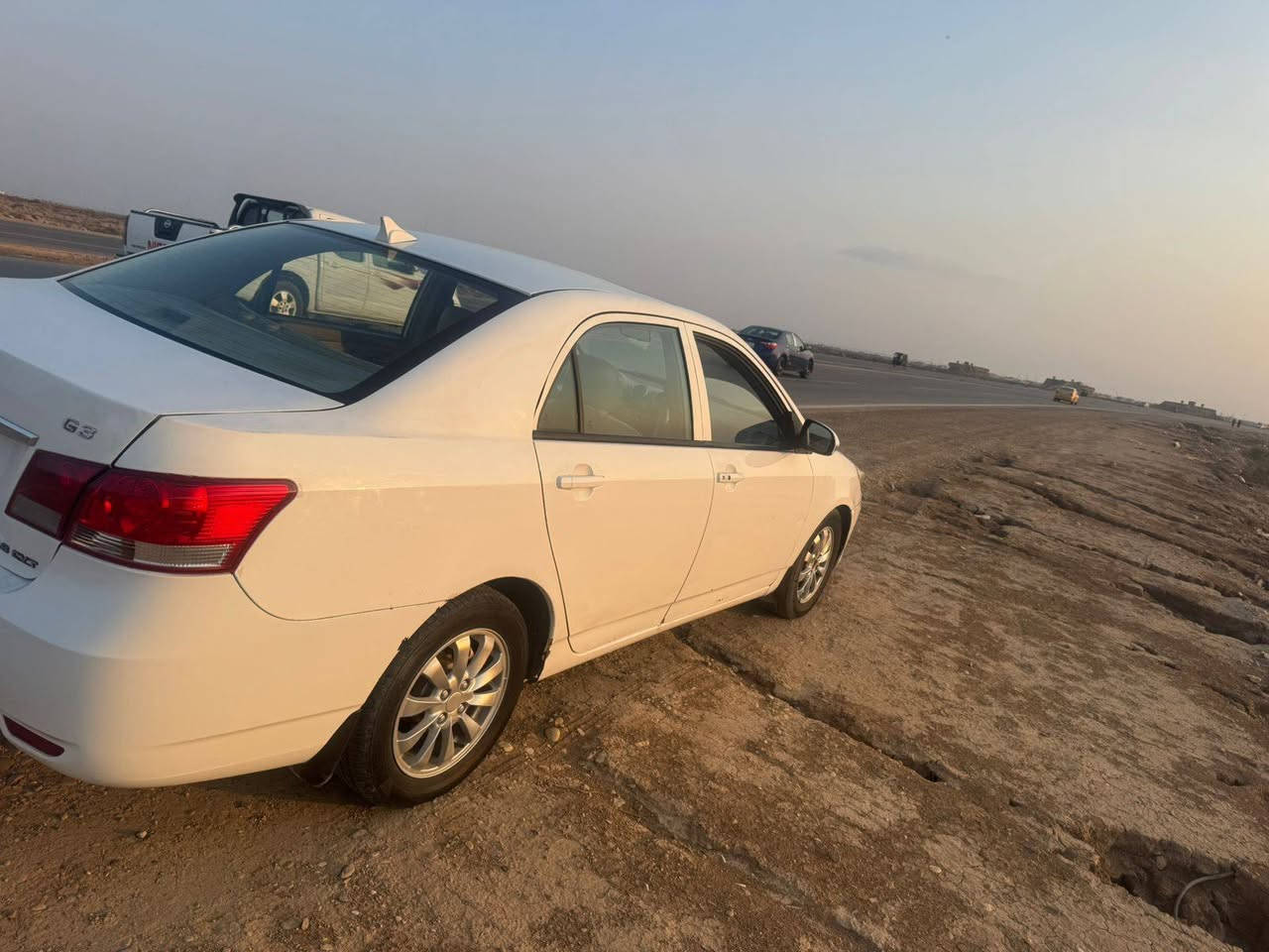 السلام عليكم 
بي وايدي للبيع موديل 13 جي ثري
رقم واسط 
كير ومحرك خير من الله تبريد شغال 
السياره بل كوت مركز مدينة 
اتصال عل رقم (***********)         ( مكلف بل الانشر) اتصل
