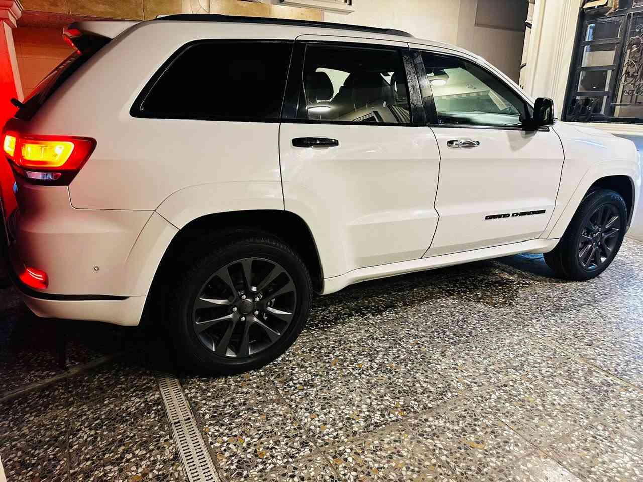 السلام عليكم جيب2020 S امريكي
ماشيه ٥٣  فول موصفات
رادار امامي
جكات 
بانوراما
كشنات جلد وكهرباء لون اسود وحمر
حساس امامي خلفي
شاشه كار بلي
كامره خلفيه
باب خلفي كهرباء
فورويل
ماوس تغير وضعيات لقياده
كشن سايق خزن ميمري
ستيرن كهرباء
نضام نقطه عمياء
مري شفط
لد نهاري
لايت زنون عدسه متحركه
زراك لايت
تشغيل عن بعد
رقم بغداد
للستفسار *********** واتساب 
مكان سياره بغداد
