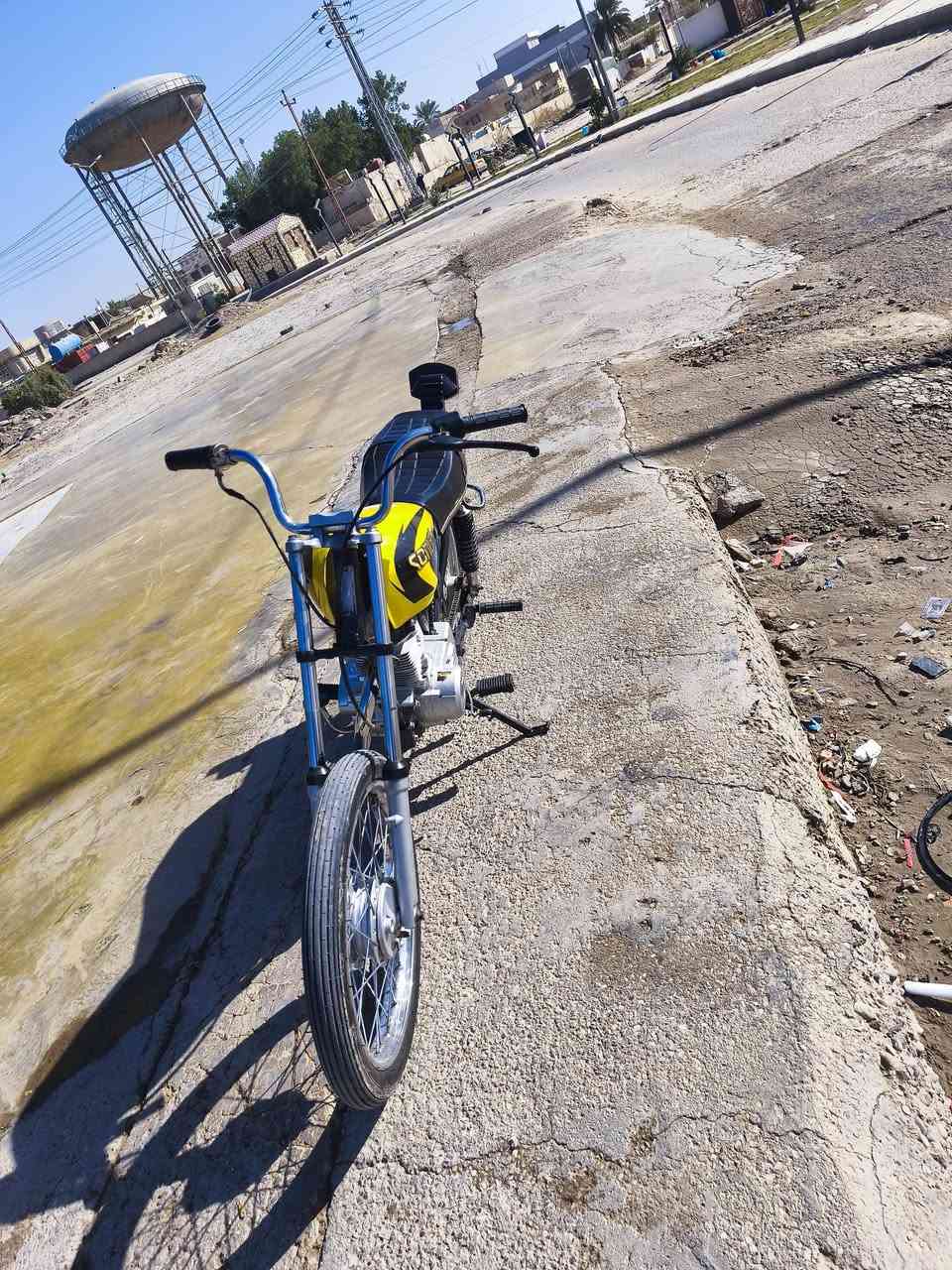 سلام عليكم
دراجه للبيع شاصي ١٥  ارشا احمد شهاب 
اوراق اصولي مكينه سيجي بس ولفات 
نضافه شوفت عينك عايزه نواقص بسيطه 
مكاني ديوانيه مركز وبخدمه الشراي 
***********
