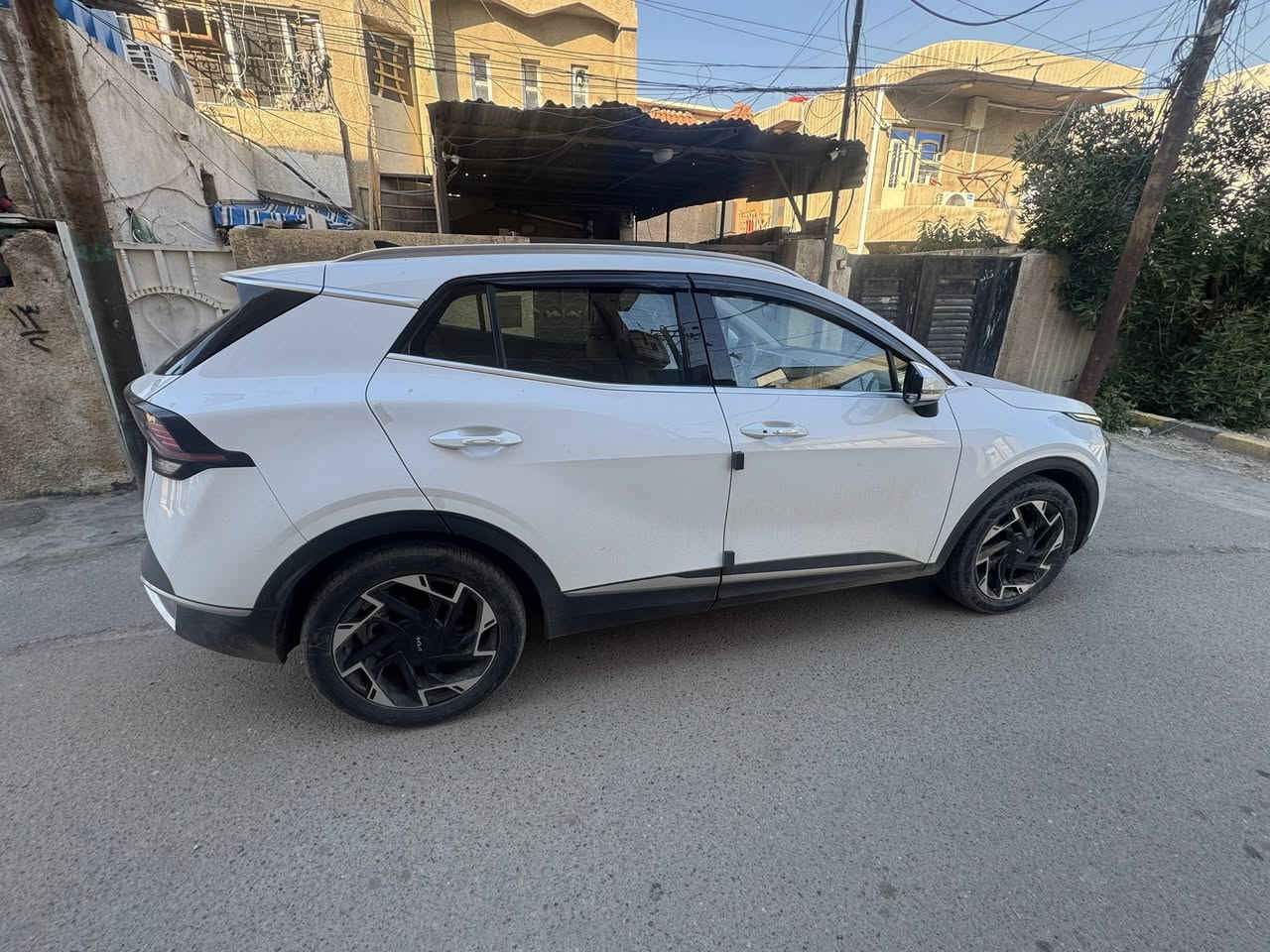 السلام عليكم

🔹 للبيع – كيا سبورتاج 🔹

📅 موديل: 2024

📍 الرقم: بغداد

🌍 الوارد: خليجي

🛡 مكفولة – كفالة عامة

🚗 المواصفات:

 • ماشيه: 29 ألف

 • بصمة تشغيل

 • كاميرا

 • كشنات كهربائية

 • كشنات حرارية

 • تبريد خلفي

 • ستيرن حراري

 • شحن وايرلس

 • سايد بريك بصمة

 • داخل بيج

💰 السعر: 235$$

📌 مكان السيارة: بغداد

📞 للاستفسار:
***********
