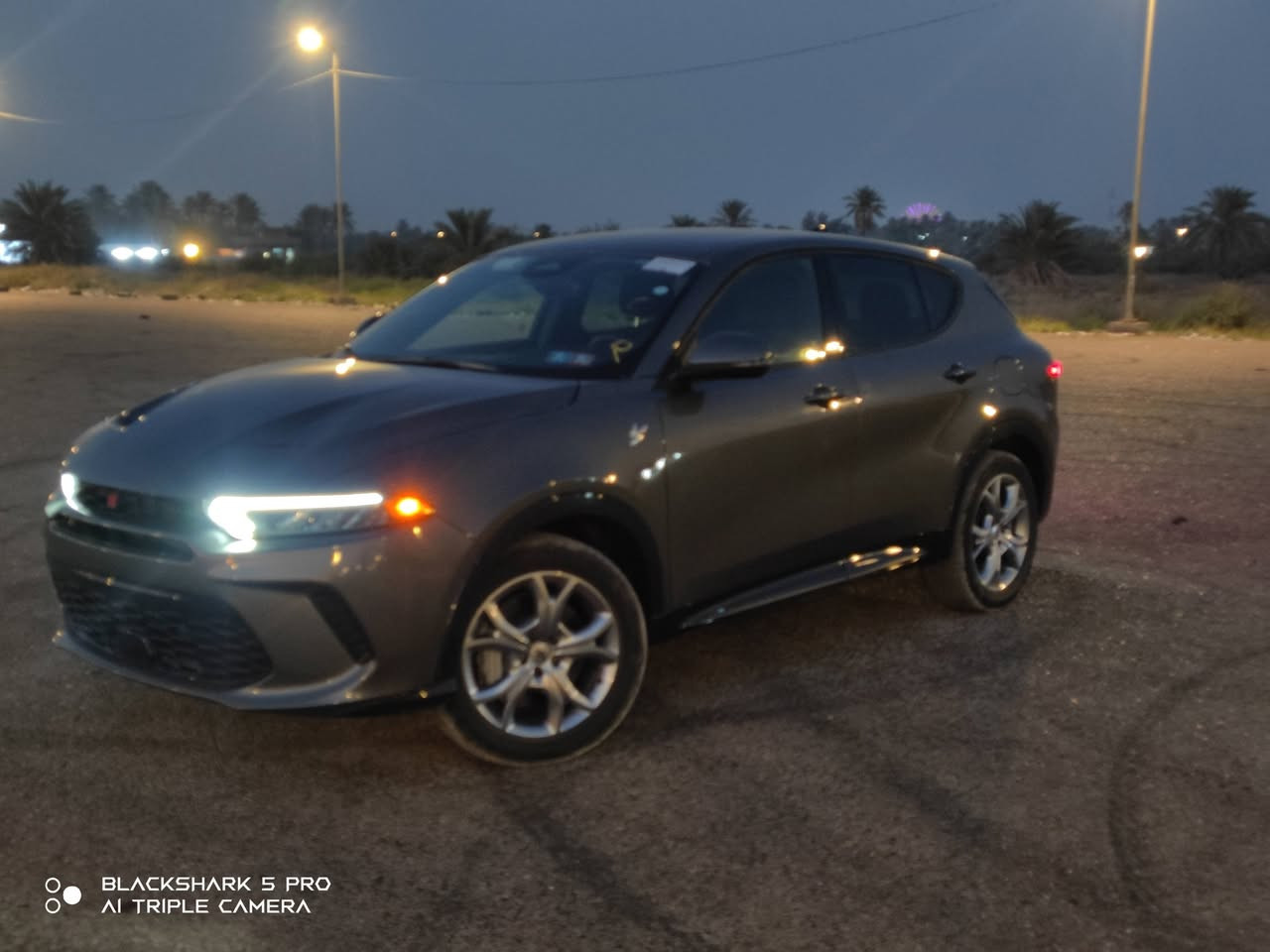بعد التحيه والسلام 

🔥 للبيع فقط – دودج هورنت R/T موديل 2024 🔥

💎 سيارة رياضية هجينة (Plug-in Hybrid) تجمع بين القوة، الأداء، والاقتصاد في استهلاك الوقود.

✅ المواصفات:
• موديل: 2024
• الفئة: R/T
• محرك 1.3 لتر تيربو + محرك كهربائي (Plug-in Hybrid)
• قوة 288 حصان
• دفع رباعي AWD
• ناقل حركة أوتوماتيك 6 سرعات
• ممشى: 35,000 ميل
• اللون الخارجي: ذهبي شمباني
• الداخلية: أسود

🌟 المواصفات :
• شاشة عدادات رقمية 12.3 إنش
• شاشة معلومات وترفيه 10.25 إنش
• Apple CarPlay وAndroid Auto لاسلكي
• تشغيل بصمة مع مفتاح ذكي
• مثبت سرعة متكيف (Adaptive Cruise Control)
• تحذير مغادرة المسار مع المساعدة على البقاء داخله
• مراقبة النقطة العمياء
• نظام الكبح التلقائي للطوارئ
• كاميرا خلفية
• حساسات اصطفاف
• مكيف أوتوماتيك ثنائي المناطق
• مقاعد رياضية
• أنظمة قيادة متعددة (Hybrid / Electric / Sport / E-Save)
• نظام PowerShot لزيادة الأداء عند التسارع
• مصابيح LED كاملة
• جنوط رياضية ألمنيوم

📌 حالة السيارة:
✔️ صور الحادث مرفقه بالمنشور 
✔️ الضرر تعديل بارد بسيط في الجاملغ الأيمن مع تبديل دعاميه اصليه 
✔️ صبغ فقط الدعاميه الاماميه 

✔️ السيارة جاهزة ولا تحتاج أي مصروف.

📄 :
• رقم بغداد وباسمي مباشرة.
• الموقع: بابل – الحلة – مركز المدينة.

💰 السعر: 16500 دولار
قابل للتفاوض بالمعقول بعد المعاينة.

📞 للاستفسار  اتصل أو الواتساب:
📞 ***********
📞 ***********

@إشارة
