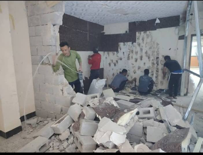 يوجد كاد العمل تنظيف تصعيد تفليش ما عليك بس تصال  بالرقم تجيك سياره الى البيت ومعداتنا جاهزه شغلنا لليل ونهار ***********
