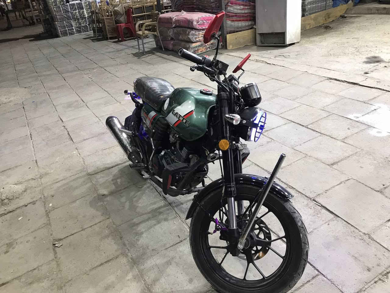 دراجة لايتي جديدة اخت زيرو مكفولة اوراق موجودة لا مفتوحة ولا تبخير ولا نضوح ولا مشتغله دلفري لايت زنون عالي ناصي يعمي بيها مكاني البياع***********
