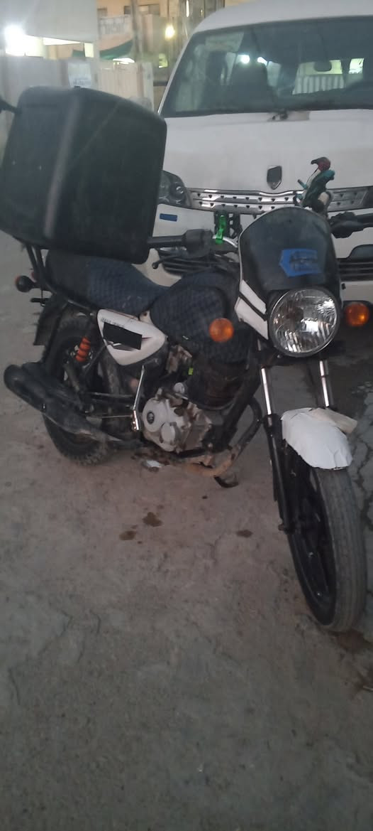 سلام عليكم بوكسر للبيع دراجه مجفته اوراق كامله كهربائيات كله شغاله دراجه شلعه ومعدل 
السعر ٩٠٠ وبيه مجال مكاني بغداد البياع


**إذا كنت صاحب هذا الإعلان وتريد حذفه لأي سبب، رجاءا أرسل رسالة إلى الدعم الفني**