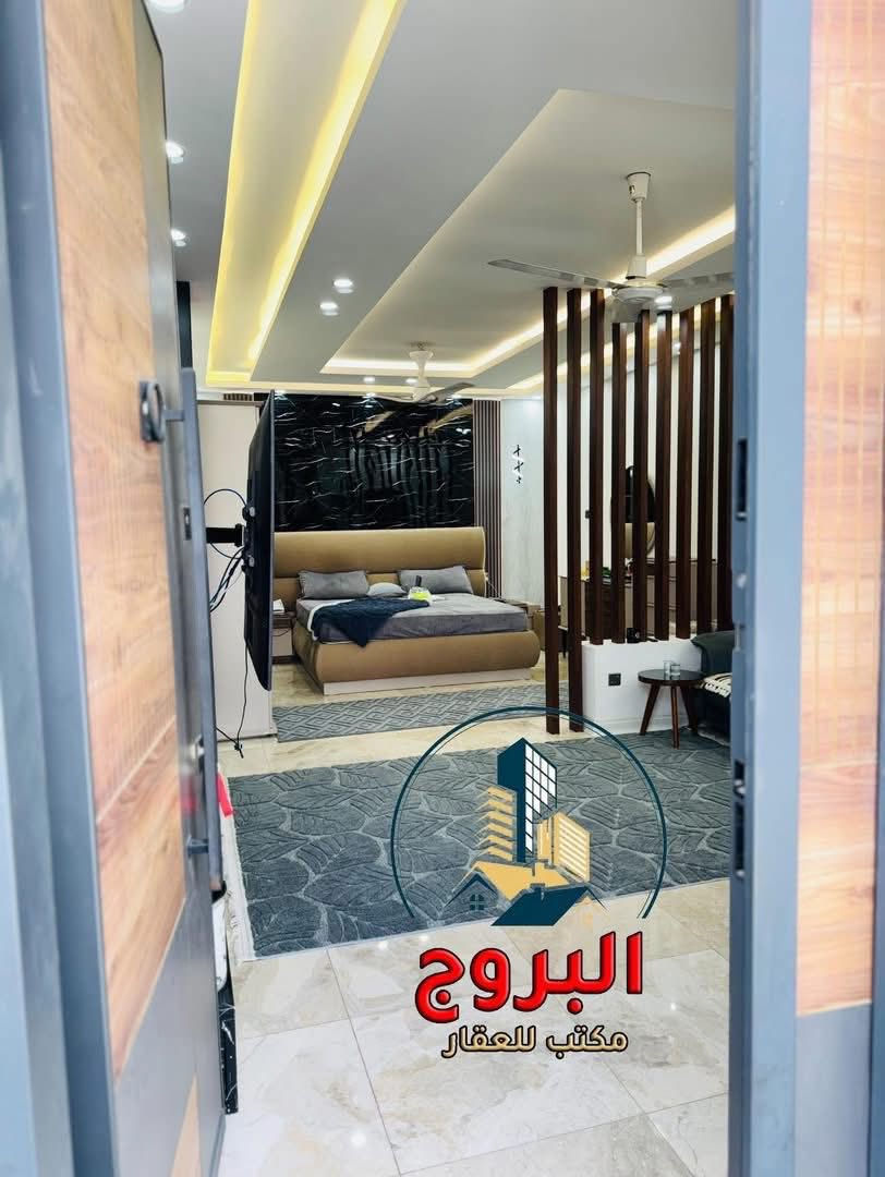 🏡 للبيع عقار مميز في الدورة  منطقة ابودشير ♥️
     ( مربع الألف / خلف جامع ياسين )
     (خلف معرض ابوشاهين)

• يعلن مكتب البروج للعقار عن عرض عقار سكني
• (ترميم درجة أولئ ) 
• بموقع استراتيجي تتوفر فيه كافة ( الخدمات )
•( #جاهز لسكن الفوري  : أو  للاستثمار )

🔹 تفاصيل : العقار
• المساحة الكلية : 55م
• طابق واحد
• نوع الملكية : طـــــــــــابو  ملك  صـــــــــــرف

🛑 الطابق الأول
• كراج (صغير)
• مدخل مستقل 
• غرفه النوم عدد (1)
• هول
• صحيات عدد (1)

💰 للحصول على السعر والتفاصيل الإضافية:
يرجى كتابة الرقم ( 1 ) في التعليقات، 
وسيتم تزويدكم بكافة التفاصيل عبر رسالة خاصة 📩.

(ملاحظة: التعامل والتفاوض يتم مع صاحب العقار حصراً).

🛑 إذا لم يكن هذا العقار هو ما تبحث عنه، فلدينا تشكيلة واسعة من المنازل والأراضي التي تلبي كافة الأذواق .

           📞 للاستفسار والمزيد من المعلومات
يرجى التواصل معنا: رقم الهاتف: ***********

✨مكتب البروج للعقار - اختيارك الموثوق لمنزل العمر.

#دمتم__في__رعاية__الله
