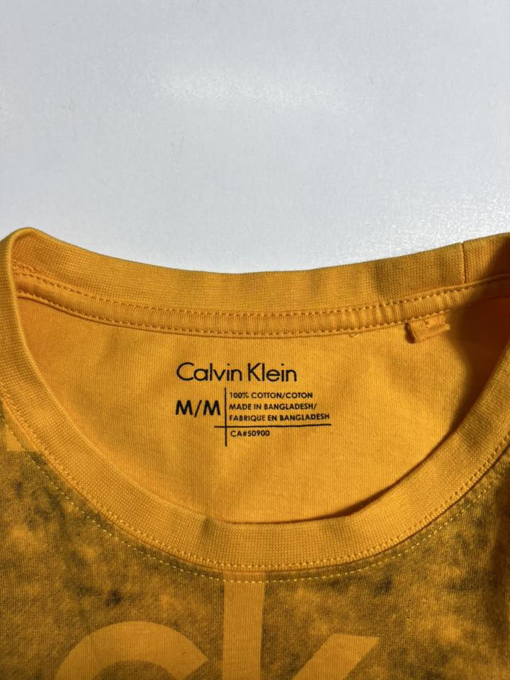 تيشرت قطن ماركة كلفن كلاين 
نضافه 💯
قياس M/S يلبس وزن 65/70
حجز خاص
تابع كل ماهو جديد ومميز ونادر
توصيل موجود 🚚


**إذا كنت صاحب هذا الإعلان وتريد حذفه لأي سبب، رجاءا أرسل رسالة إلى الدعم الفني**