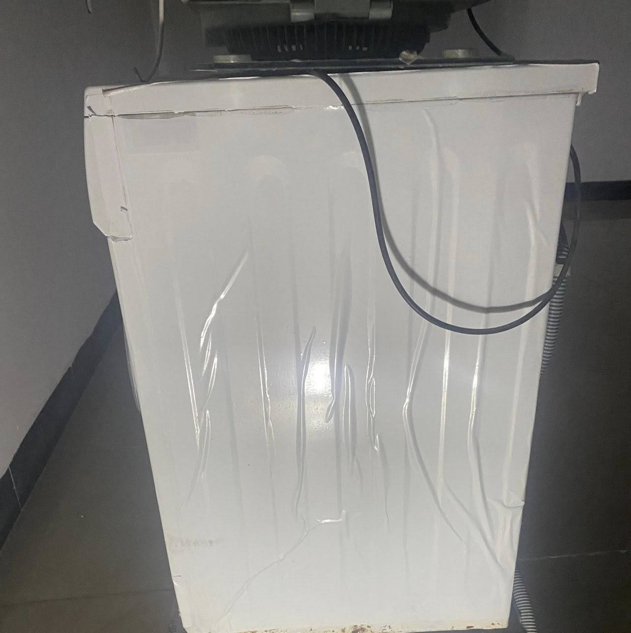 غساله إلى جي للبيع جديده مابيها كلشي حجم 8 كيلو سعرها 90 هذ رقمي. ***********
