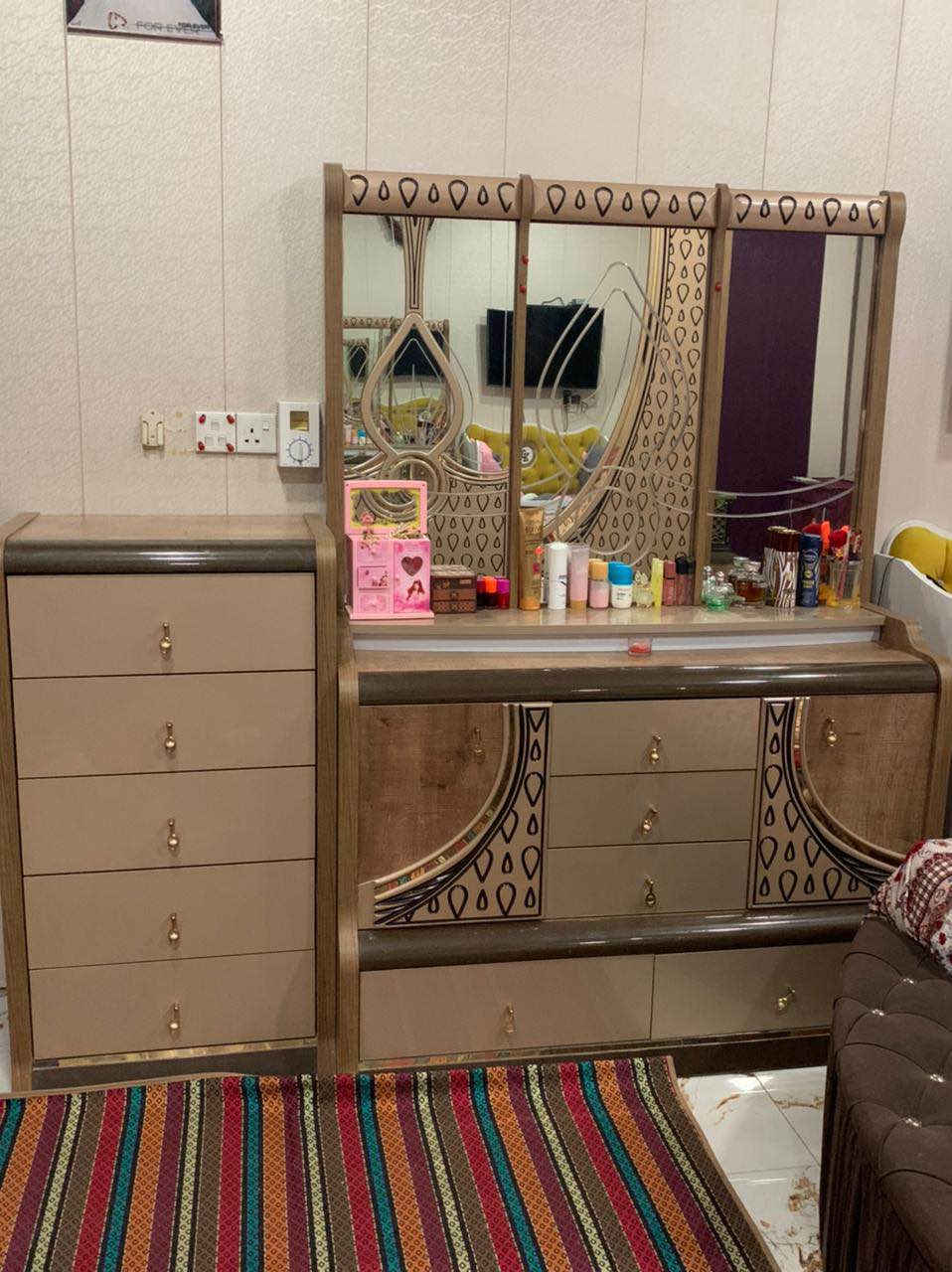 غرفة تركية للبيع السعر مليون وربع 
10 قطع 
للاستفسار الاتصال ؏ الرقم 
*********** Singapore
