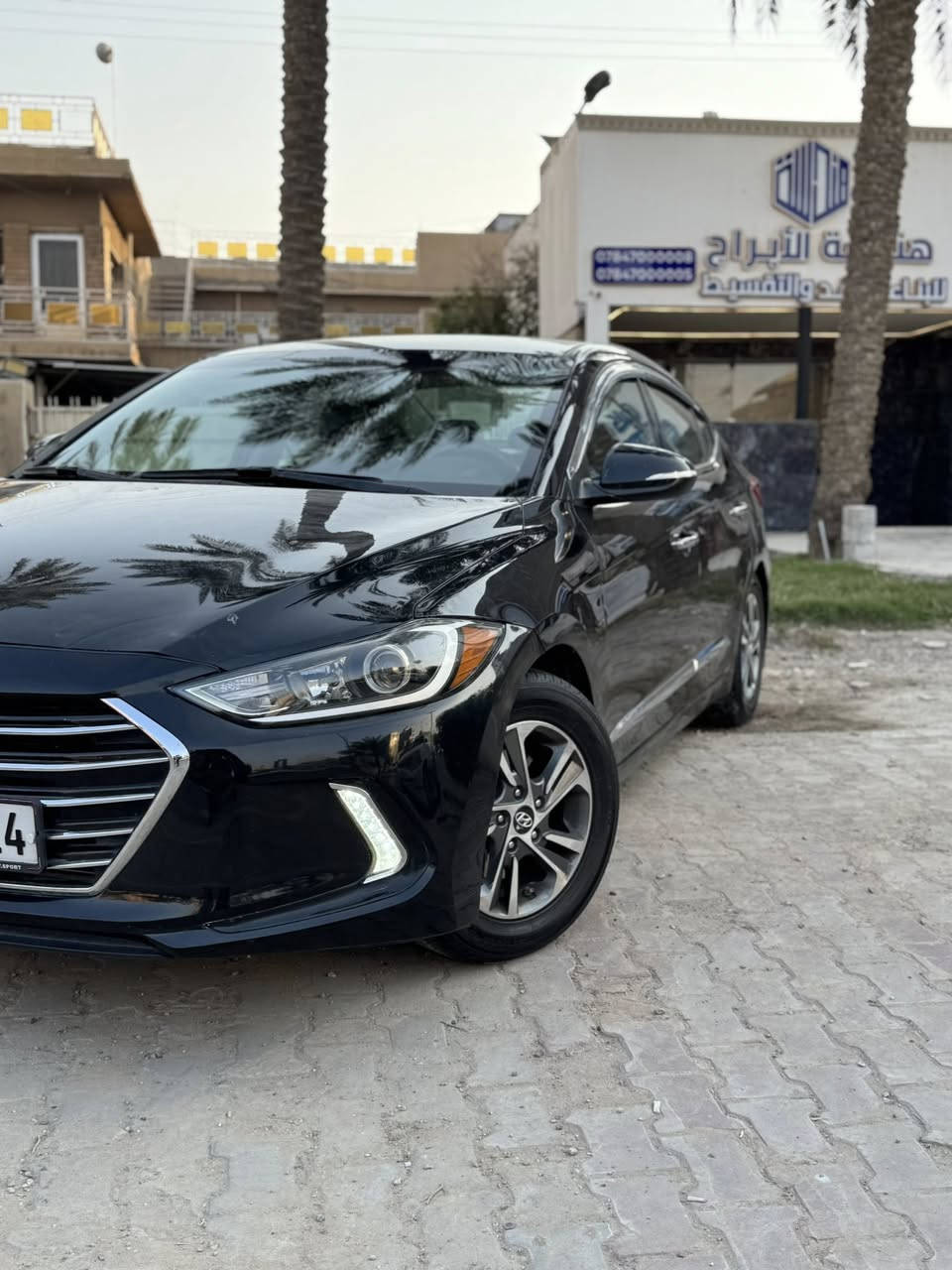 سلام عليكم 
النترا موديل 2017
لمتدد فول موصفات عده فتحه 
ضررها قطعتين
مكينة دوش 2000
كير at المرغوب
بصمه 
بصمه ابواب 
رادار جانبي وخلفيي 
ثلاث وضعيات قياده
مريي قلاب
كشنات تدفئه
نقطه عمياء
شاشه كبيره 
لايتات عالي وناصي LED
تحكمات ستيرن  جهتان
حاكيه مضخم صوت اشاره ترحيب عند اقتراب
شاشه كاشف اعطال 
تخم تاير جديد ويل كب كروم
 سياره رقم اربيل
سعرهاا (115)$$
للاستفسار ***********
مكان سياره (بغداد منصور)
