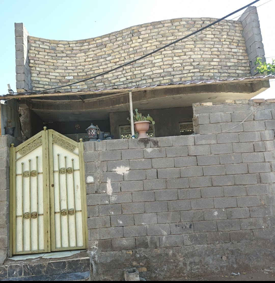السلام عليكم دار للبيع المساحه 100متر عالي عن الشارع 3بايات العنوان سبع اقصور مقابيل شارع كريش فرع ابو نور المصور السعر خاص الاستفسار ***********تصال او وات ساب
