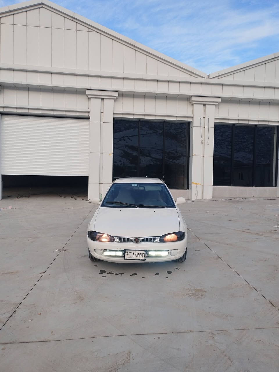 بە ناوی خوای گە ورەو میهرەبان ، سەیارە پڕوتون مودێل 2002 ئارمە بلام ئارمی ون بوە کتابی مەفقوداتی وهەزەو پاکانەی هەولێری لە گەل دایە وەک ڕەقەم وایە بێ موشکیلەیە بەشەرت ، سبوغ سەقفوعیزامی بەشەرت  دەعمی بەشەرت لیدانی بەشەرت وەرگەڕانی بەشەرت ،بەشەرتی گێڕو مەکینەو  ساردی و گەرمی بەشەرت چوار تایەی نوێ ، یەک دینار مەسروفی نیە ماشلڵە سەیارەکە نوێیە مالی فەقیرو هەژارە ولڵە هەتابلێی سەیەرەکی جوانو بێ  مەسروفە، سعری 20 گەلا  ٫  واتساب ڤایبەر ***********
