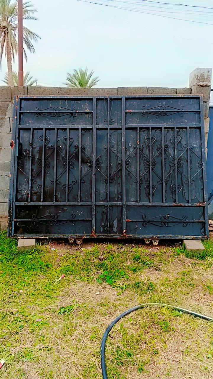 باب سلايت للبيع عرض ثلاثه متر ونص ارتفاع واحد متر وتسعين سنتمتر يعني مرتين ألا عشر سنتمترات للاستفسار ***********
