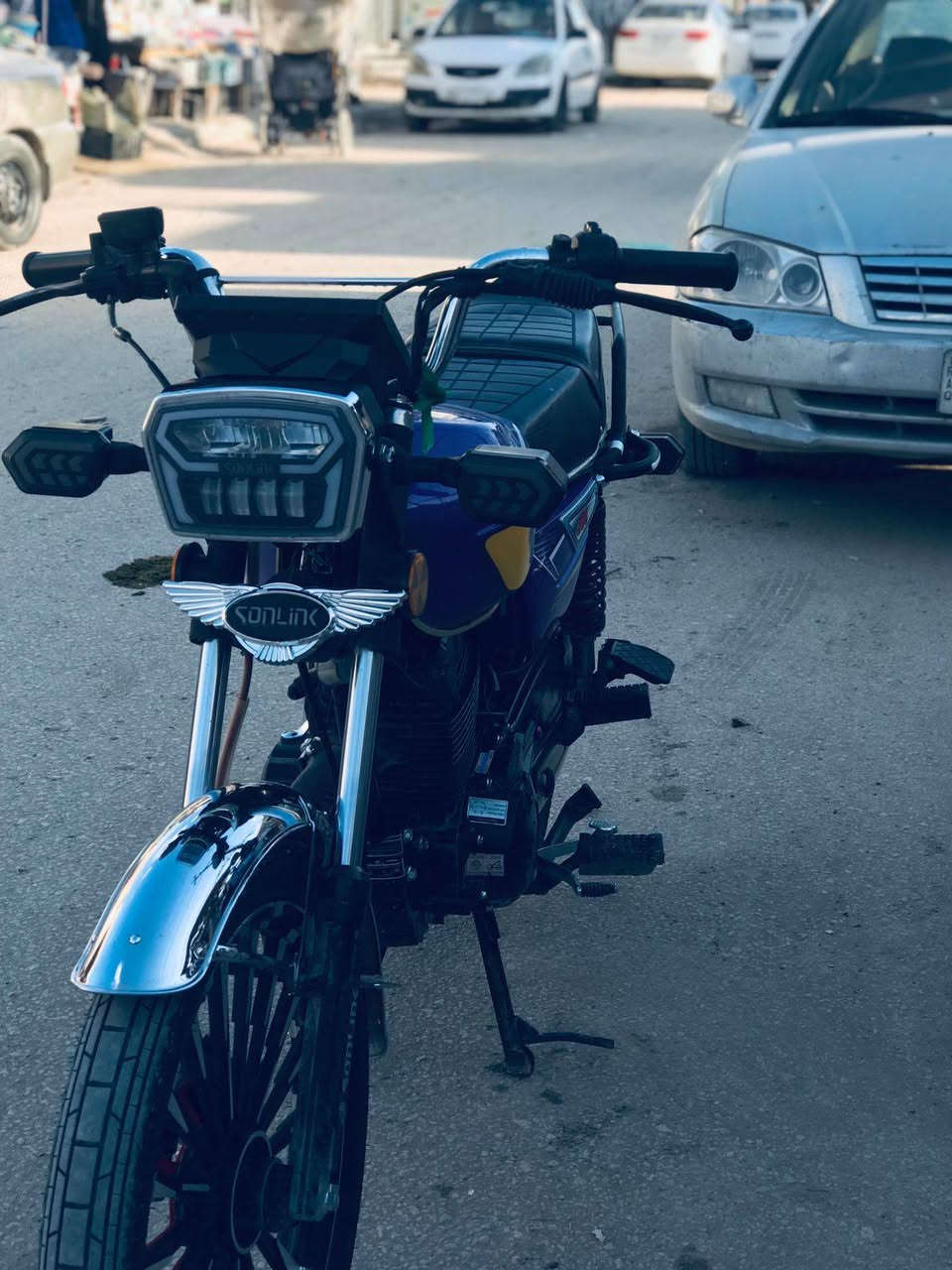 سلام عليكم دراجه للبيع شاينك موديل 2025 دراجه جديده ومكفوله اوراق سكنر محرك 200 السعر 800 وبيهه مجال مكاني النجف ناحيه الحريه الشراي يتصل ويدلل ***********
