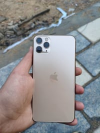 آيفون ١١ برو ماكس • شاشة مستبدلة • بطارية ١٠٠