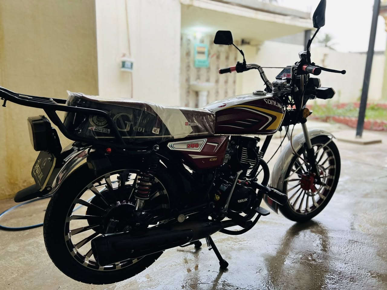 سلام عليكم
شباب دراجه للبيع سيفان مديل2025 دراجه كامله مكمله خير من الله بصمات اشاير كلوبات كله كامل 

سعر 800 وبيها مجال

رقم الهاتف:***********

العنوان:ديالئ_الخالص_سراجق
