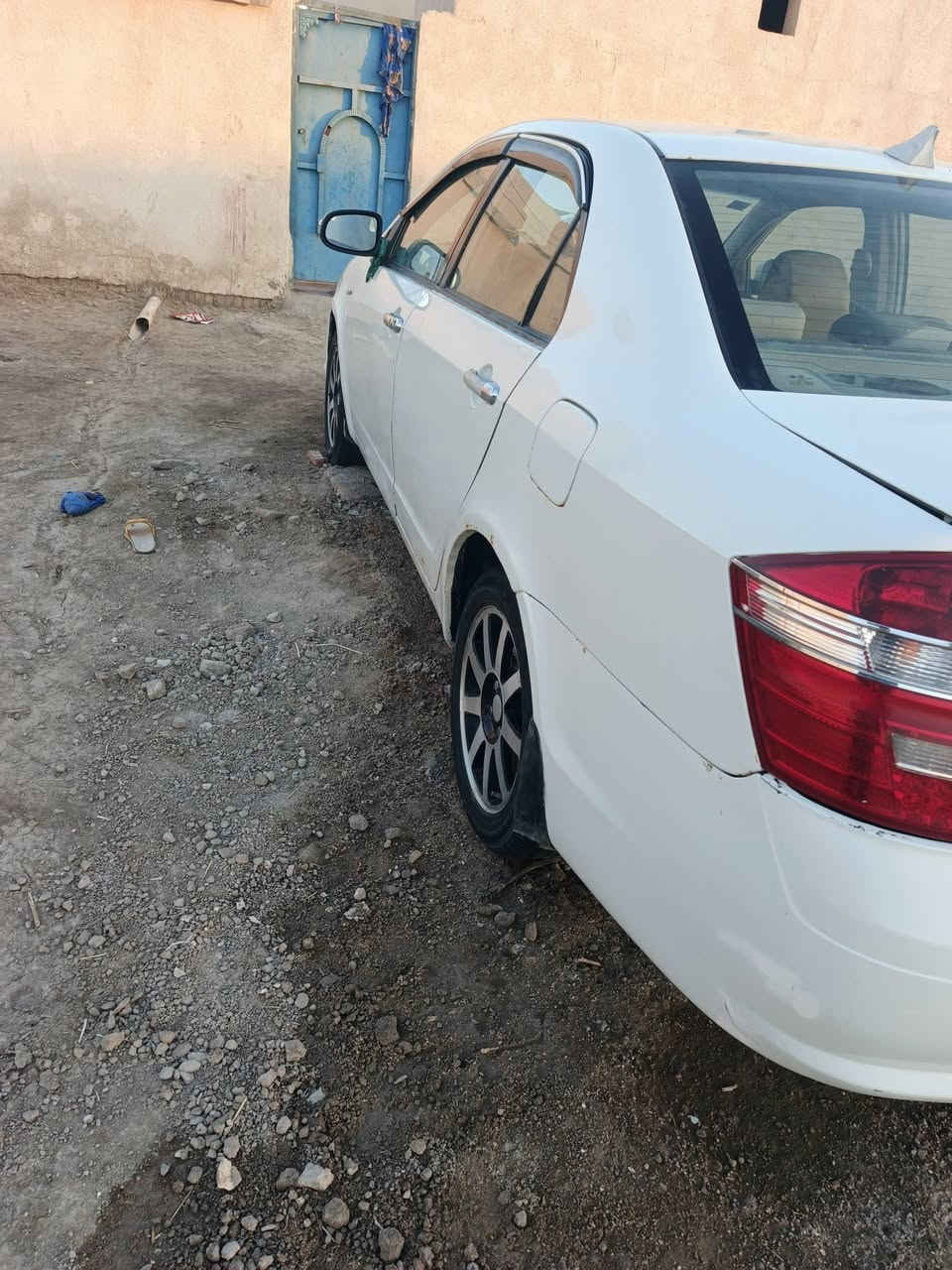 السلام عليكم
للبيع فقط جيلي موبل سياره نظيفه وجاهزه من كلشي كفاله من الضربه كفاله كير ومحرك وتبريد ثلج  شرط رقم بصره مشروع وطني بسمي رقم انكليزي شرط التحويل ثاني يوم  هزه ماساقطه لشهر  العاشر لايت زنون 

مكاني سيددخيل 
رقم الهاتف ***********
***********
السعر ٤٢ وبيها مجال قليل للشراي
