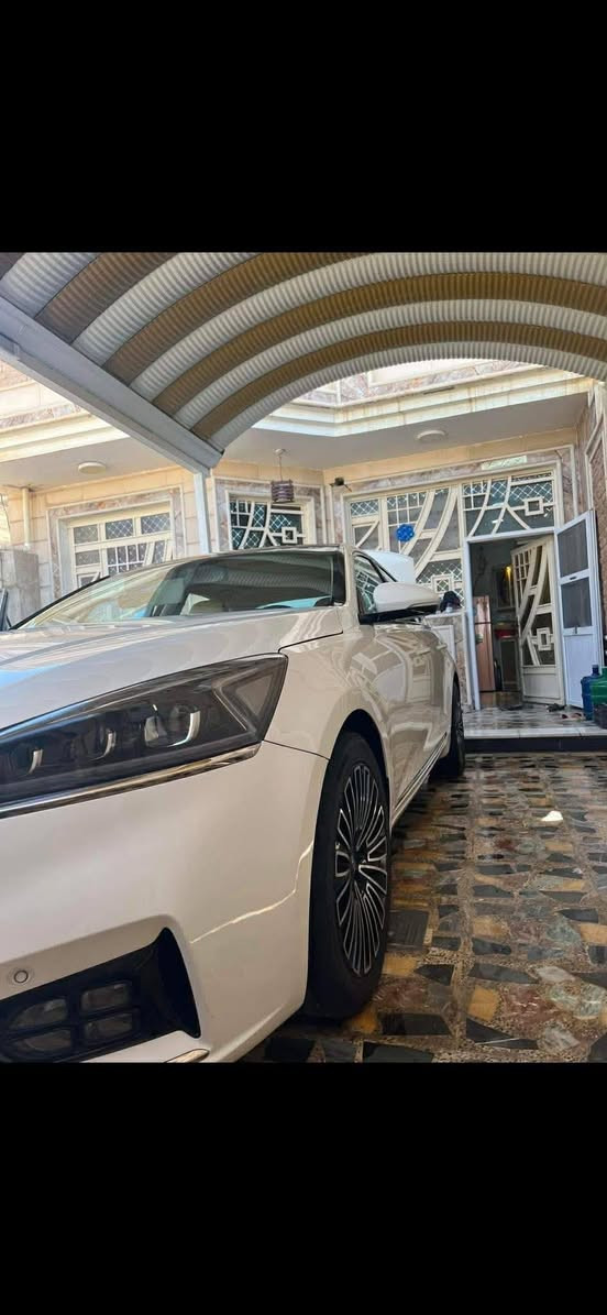 كادنزا للبيع
موديل 17
وارد امريكي 
فول مواصفات واحد ع واحد 
اعله فئه بل كادنزا 
سياره جديده بمعنه الكلمه 
استخدام شخصي 
تخم تاير 
صدر امامي خلفي جديد 
محرك 6 
3300
مبدل كازكت فقط 
ضرر جاملغ امامي مبدل 
ونص بنيد صبغ 
سعر 185وبيه مجال 
مراوس حسب الاتفاق يرهم 
مكان سياره الرمادي 
***********
