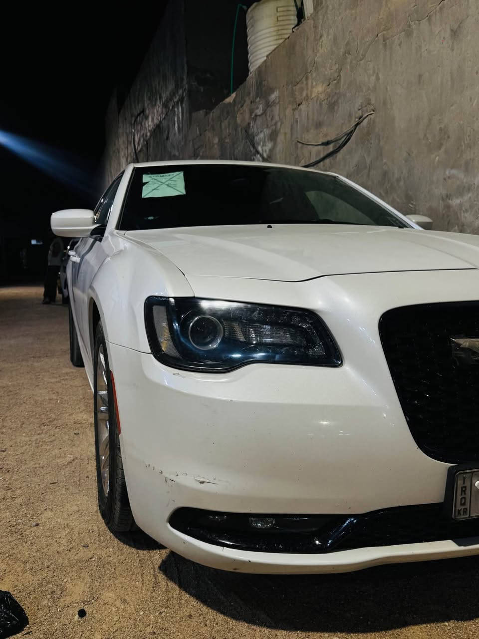 السلام عليكم 
كرايسلر 300 S اوباما فول 
موديل 2015 
رقم اربيل 
كفالة عامة من الزلغ جديدة كلش 
ماشية 97 الف
رقمها اربيل 
السعر 238 
رقم الهاتف : *********** البصرة, العراق
