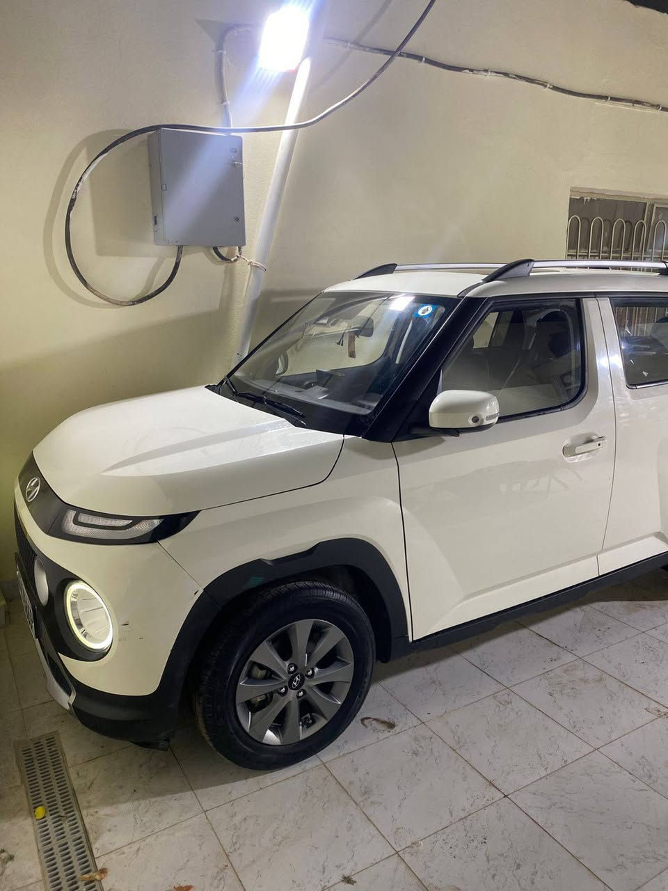 🚗 للبيع – هونداي كاسبر 2022

🔹 النوع: Hyundai Casper
🔹 الموديل: 2022
🔹 اللون: أبيض
🔹 المسافة المقطوعة: 25,000 كم
🔹 المحرك: 3 سلندر تيربو 1400 🚀
🔹 الرقم: مرقم قادسية وبأسمي – تحويل مباشر

✨ المواصفات:
✔️ تدفئة + تبريد كراسي
✔️ تحكم بالسرعة (Cruise Control)
✔️ لايت زنون
✔️ حمالات سقف
✔️ شاشة كبيرة
✔️ فتحة سقف
✔️ مرايا كهرباء
✔️ تحكم بالمسجل من المقود
✔️ رادار أمامي وجانبي وخلفي
✔️ كامرة خلفية
✔️ إشارات بالمرايا
✔️ حساسات تجاوز
✔️ حساسات خلفية
✔️ قيادة آلية
✔️ نظام تحديد المسار
✔️ تشغيل بصمة
✔️ تشغيل عن بعد
✔️ 5 وضعيات قيادة

⚠️ ملاحظة:
حادثها خفيف – تبديل جام لغ أمامي وقبق الجنطة صبغ
بدون إيرباغ وبدون دواخل.

💰 السعر: 92 ورقة وبها مجال بسيط

📍 الموقع: الديوانية – المركز

📞 للاستفسار:
واتساب: ***********
اتصال: ***********
