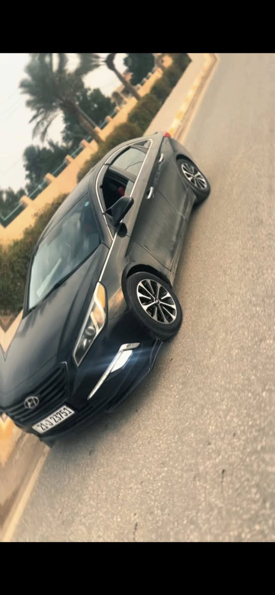 سلام عليكم وين الي يدور النضيف ؟ 
سوناتا 2017 وارد امريكي
داخل لونين 
عليها منظومه زنون ب 600$
ضرر السياره چاملغ وبنيد لا لغد لا دواخل لا ايرباك
حداديه شرط
تخم تاير
مواصفات نص فول
مكينه وكير مكفولات 
تحكمات ستيرن جهتين
3 انظمه قياده درايف مود 
كير 6 نمر
عليها منظومه لدات مارسدس ب 160$
تريد ثلج ❄️
سياره جديده متتعب عليها ولا فلس cruise مثبت سرعه 
مكينه 2400
السعر 145$ قابل للتفاوض 
للاستفسار ***********
مكاني بابل
